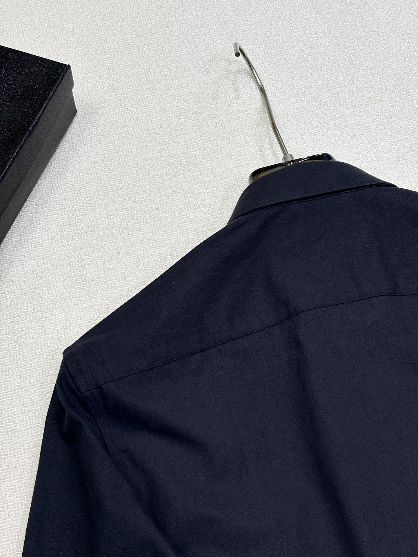 强势上新，新款不断！！！新款衬衫，高级面料高级做工，顶级品质！！！S一XXLS穿125左右m穿140左右