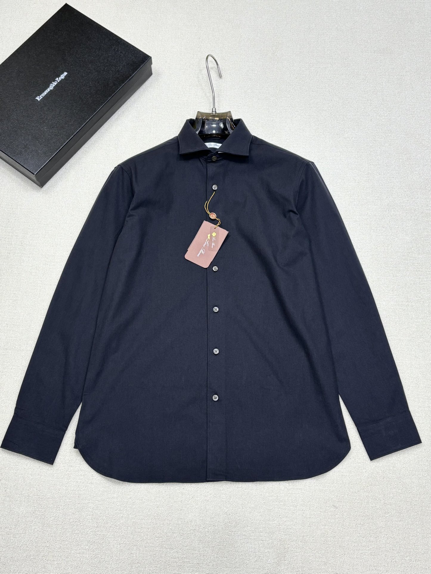 强势上新，新款不断！！！新款衬衫，高级面料高级做工，顶级品质！！！S一XXLS穿125左右m穿140左右