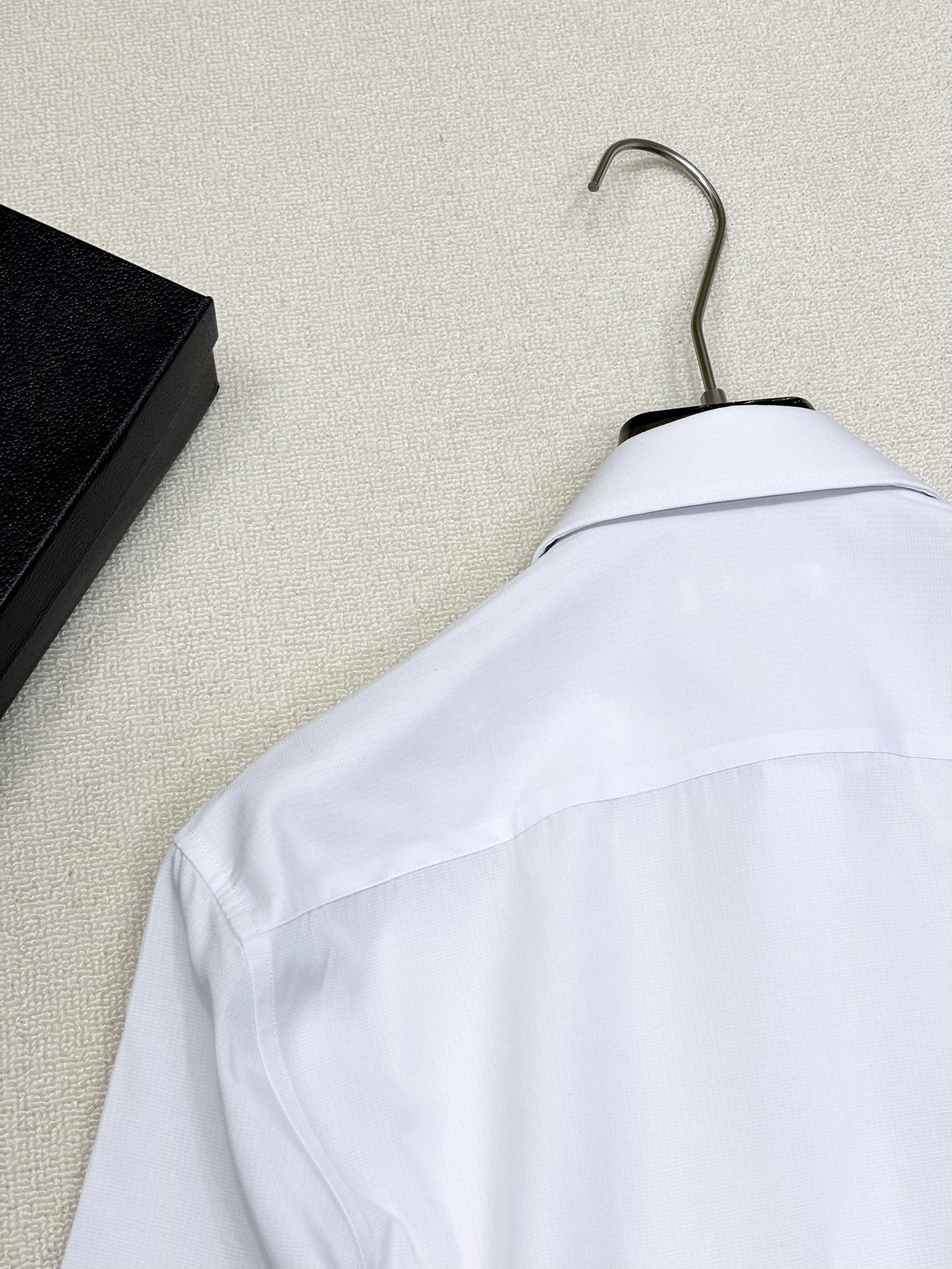 强势上新，新款不断！！！新款衬衫，高级面料高级做工，顶级品质！！！S一XXLS穿125左右m穿140左右