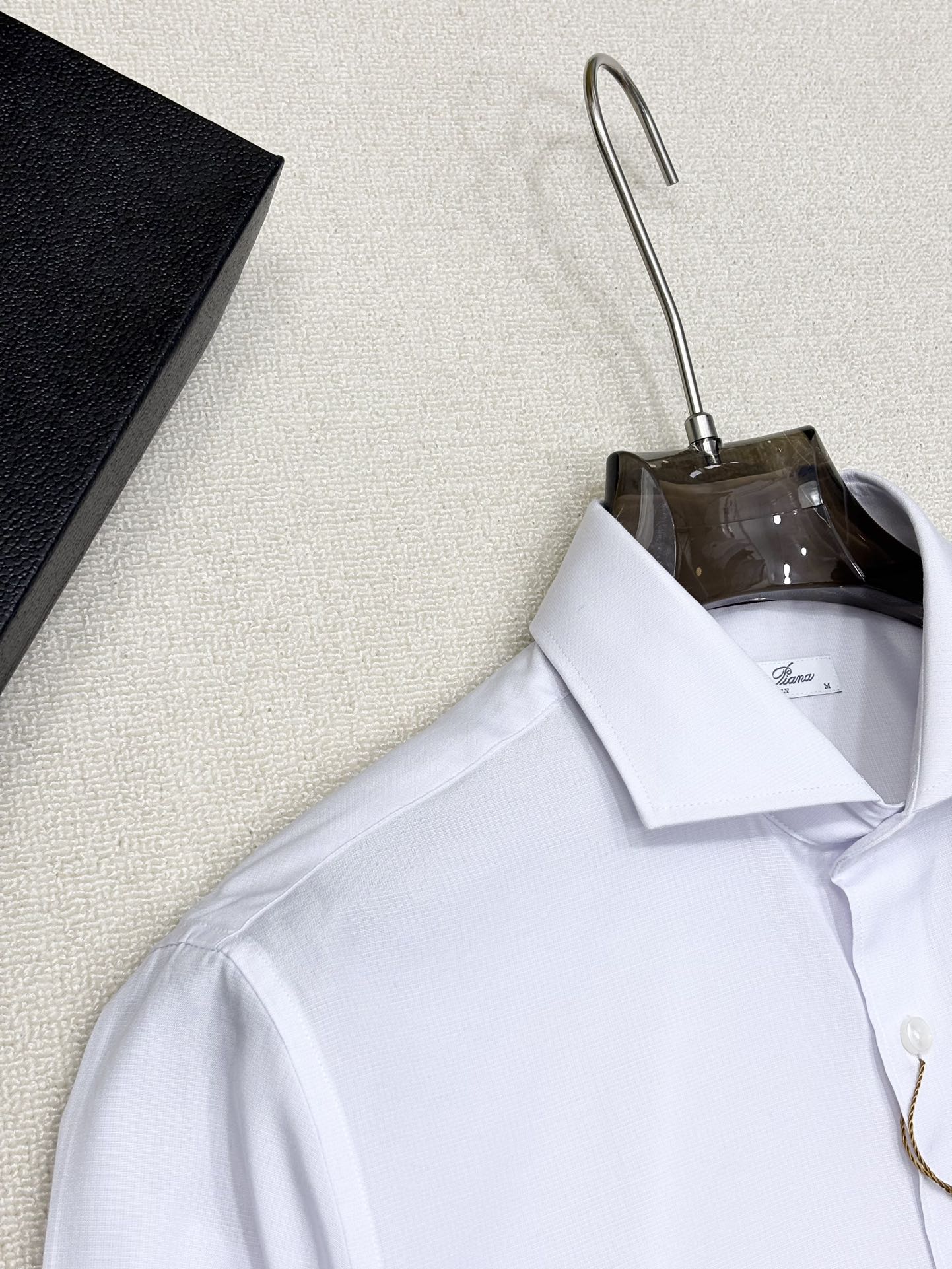 强势上新，新款不断！！！新款衬衫，高级面料高级做工，顶级品质！！！S一XXLS穿125左右m穿140左右