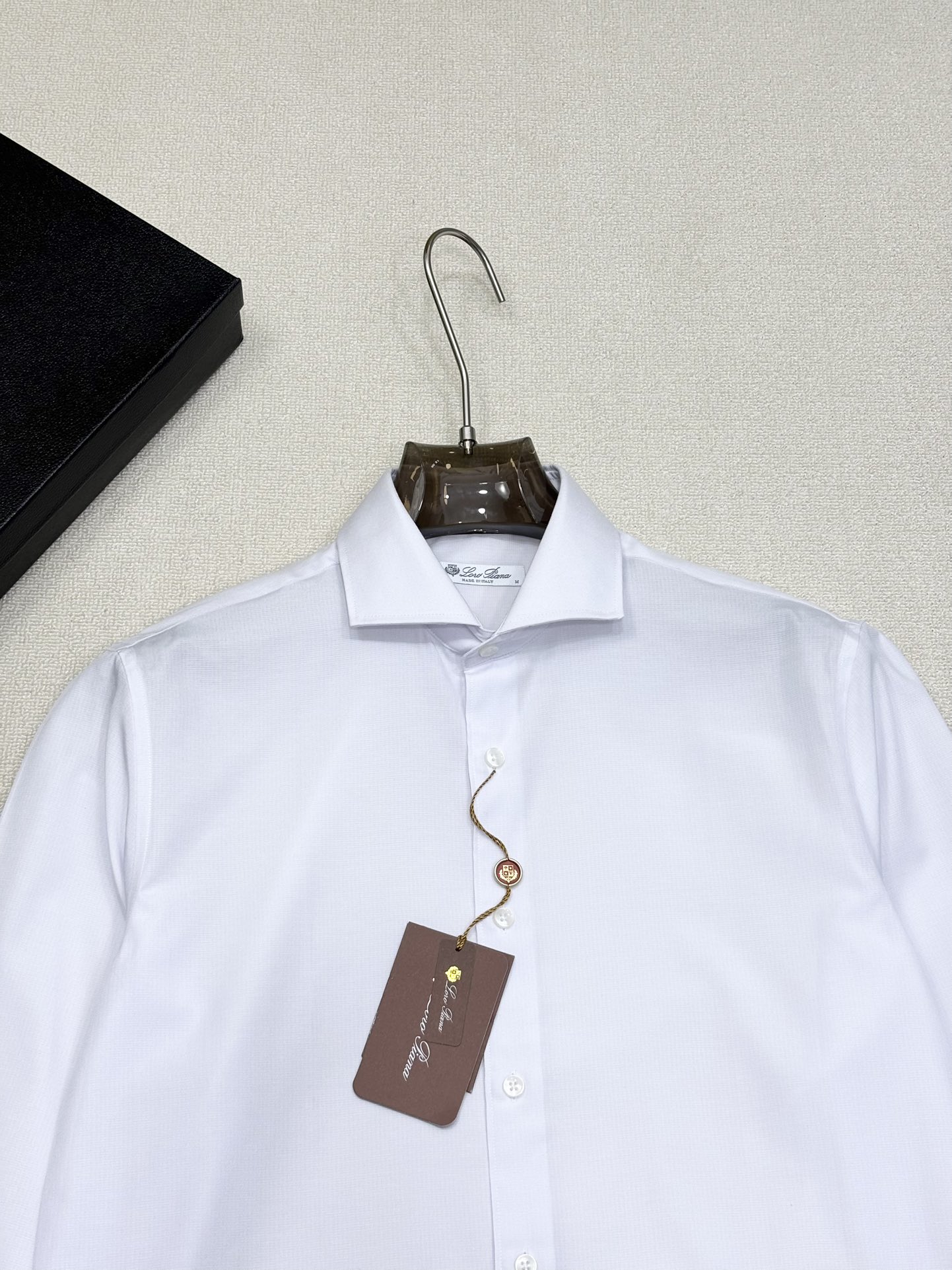 强势上新，新款不断！！！新款衬衫，高级面料高级做工，顶级品质！！！S一XXLS穿125左右m穿140左右