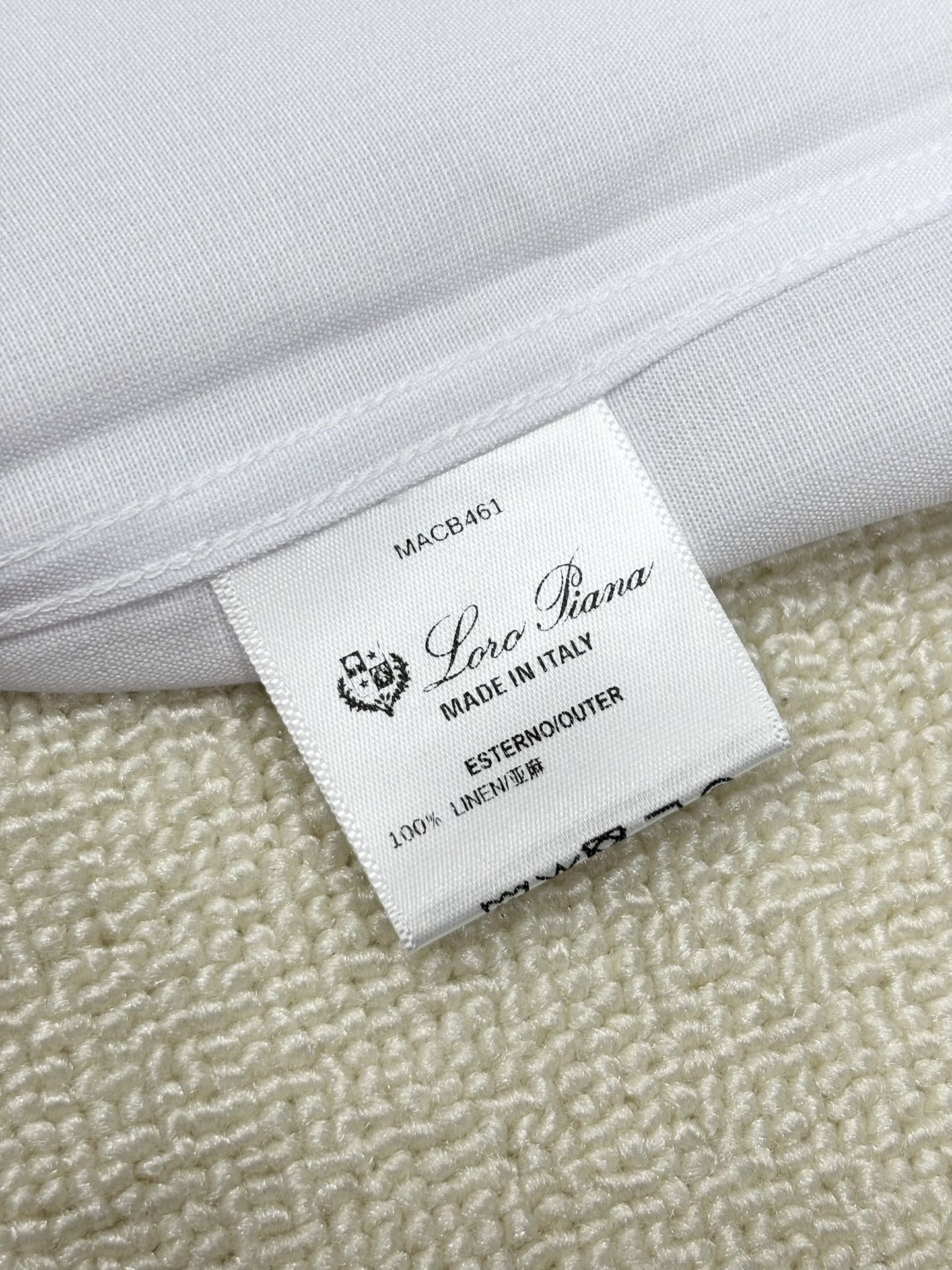 强势上新，新款不断！！！新款衬衫，高级面料高级做工，顶级品质！！！S一XXLS穿125左右m穿140左右