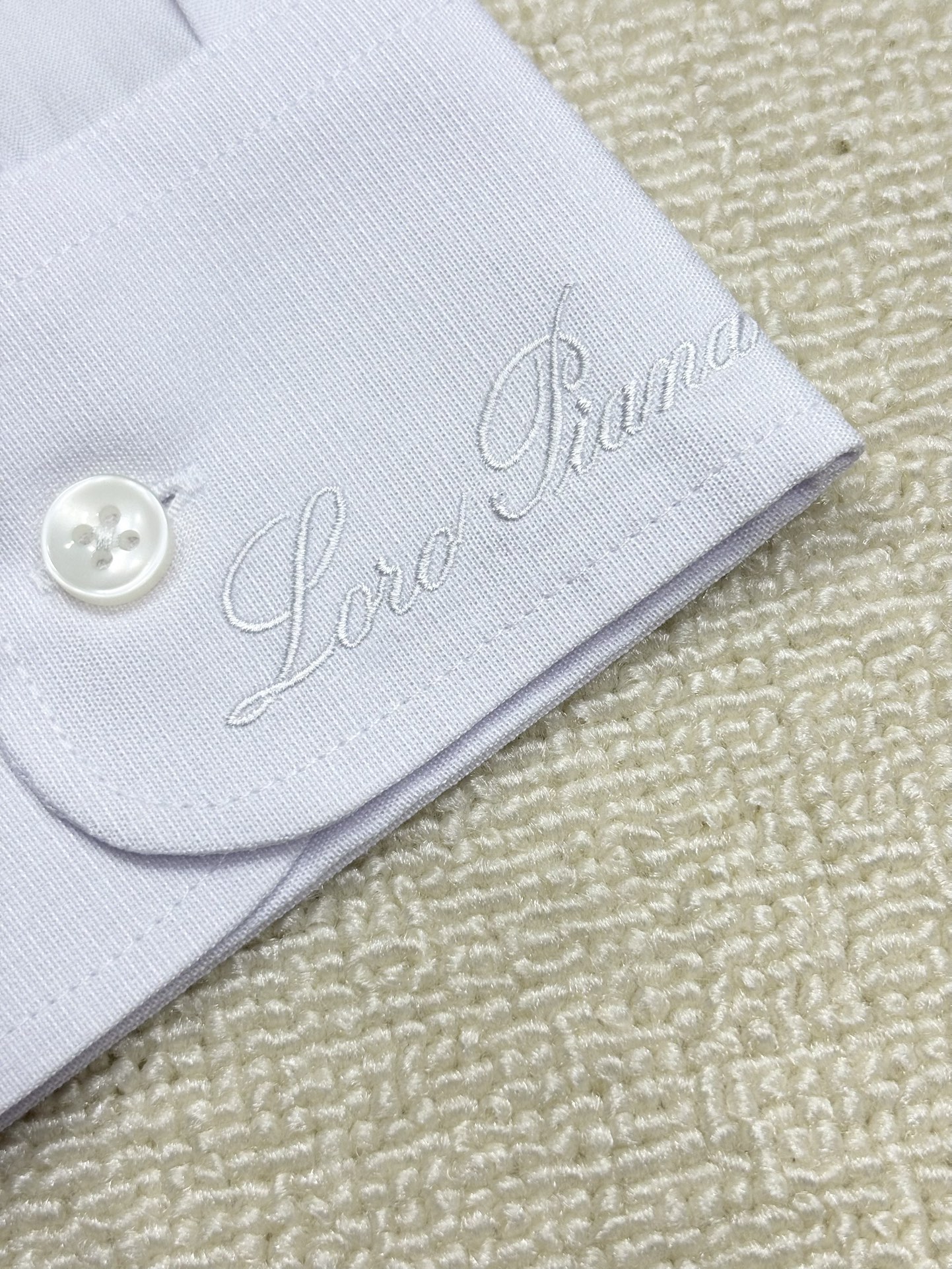 强势上新，新款不断！！！新款衬衫，高级面料高级做工，顶级品质！！！S一XXLS穿125左右m穿140左右