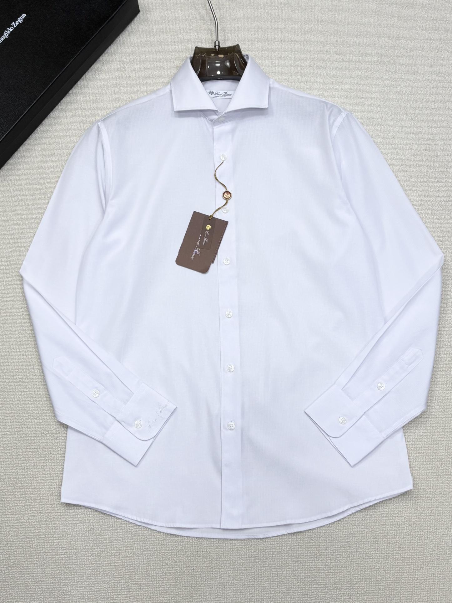 强势上新，新款不断！！！新款衬衫，高级面料高级做工，顶级品质！！！S一XXLS穿125左右m穿140左右