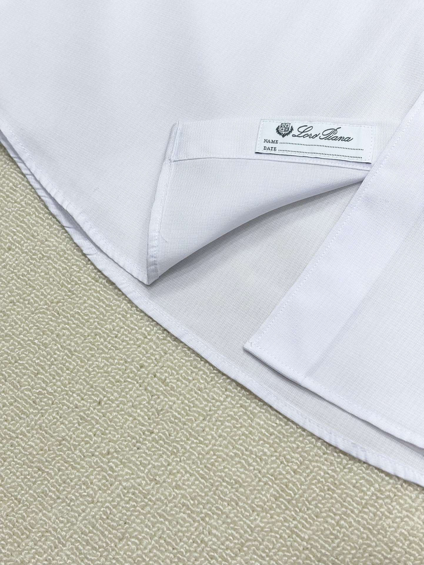 强势上新，新款不断！！！新款衬衫，高级面料高级做工，顶级品质！！！S一XXLS穿125左右m穿140左右