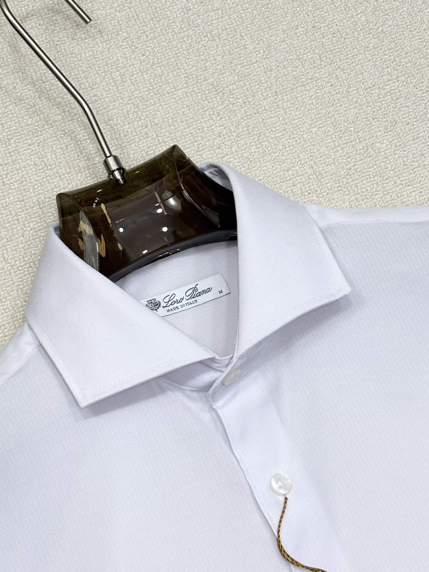 强势上新，新款不断！！！新款衬衫，高级面料高级做工，顶级品质！！！S一XXLS穿125左右m穿140左右