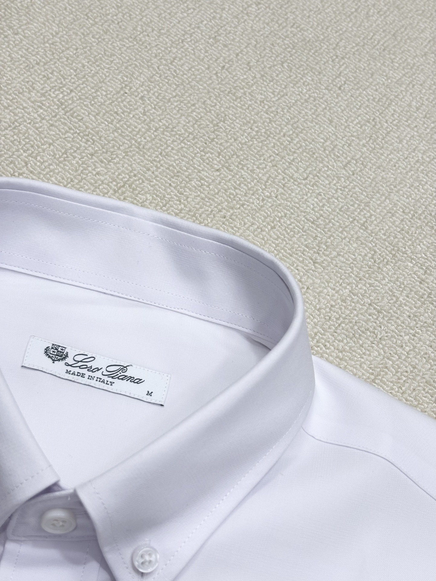 强势上新，新款不断！！！新款衬衫，高级面料高级做工，顶级品质！！！S一XXLS穿125左右m穿140左右