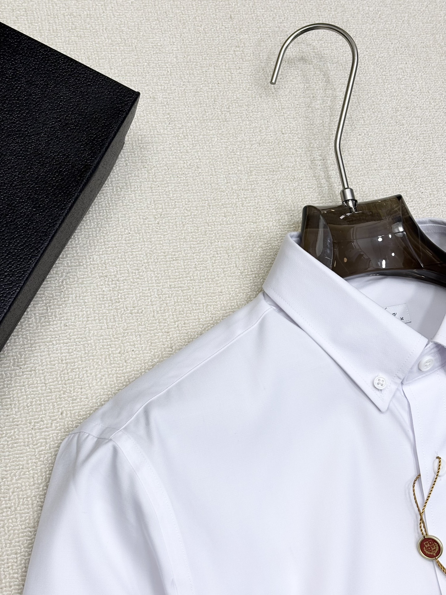 强势上新，新款不断！！！新款衬衫，高级面料高级做工，顶级品质！！！S一XXLS穿125左右m穿140左右