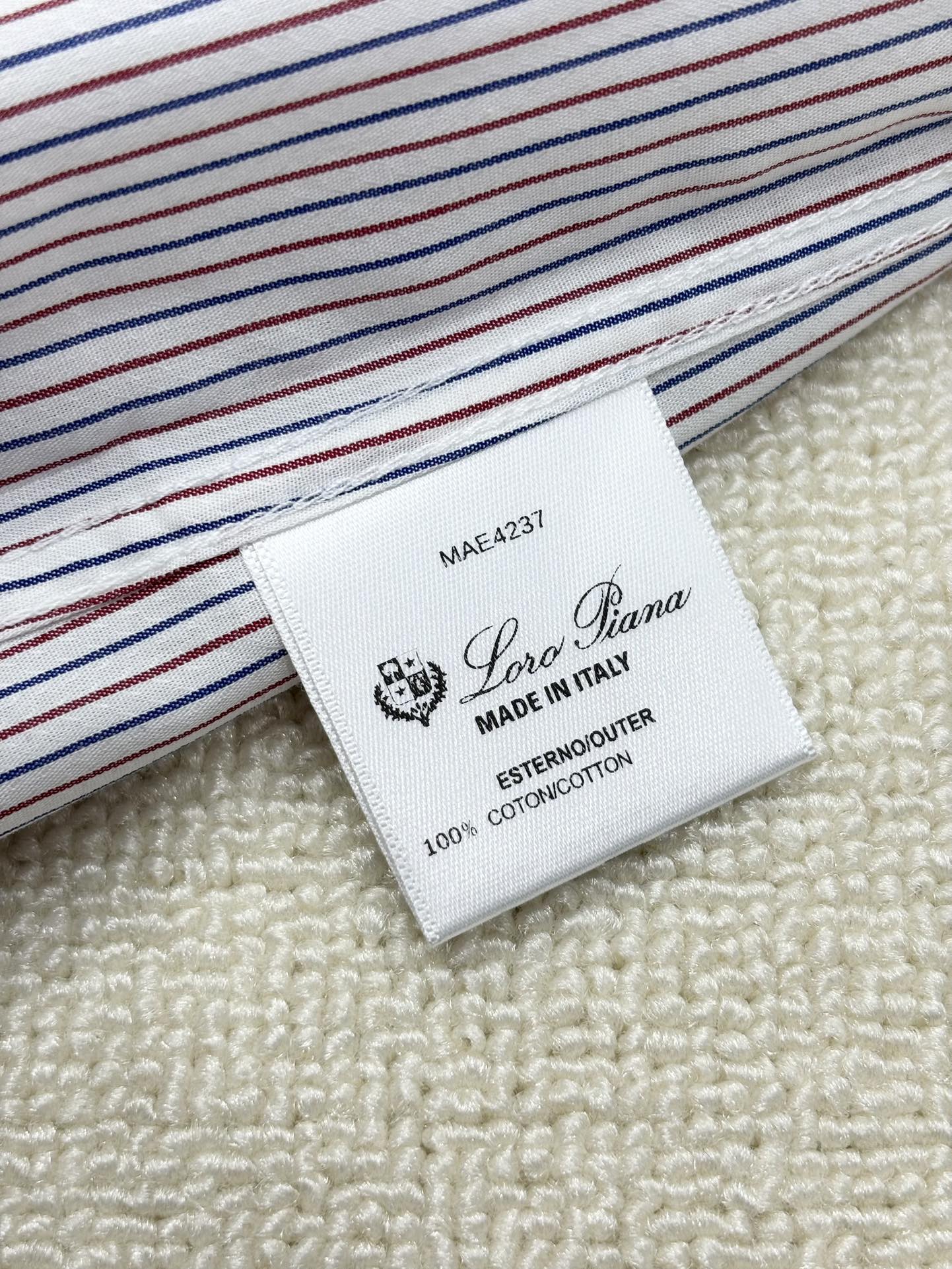 强势上新，新款不断！！！新款衬衫，高级面料高级做工，顶级品质！！！S一XXLS穿125左右m穿140左右