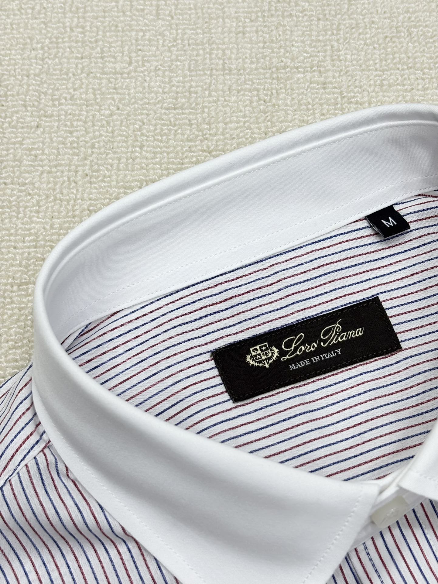 强势上新，新款不断！！！新款衬衫，高级面料高级做工，顶级品质！！！S一XXLS穿125左右m穿140左右