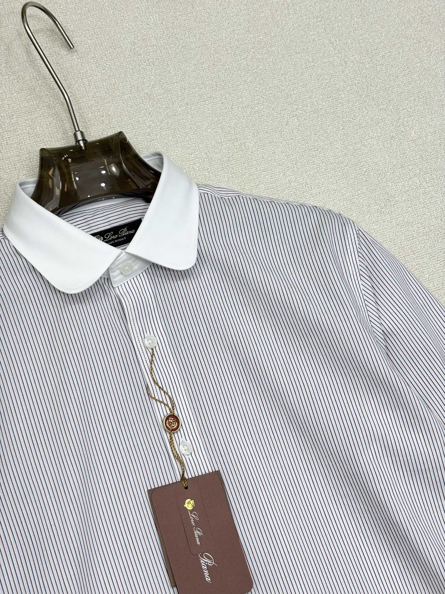 强势上新，新款不断！！！新款衬衫，高级面料高级做工，顶级品质！！！S一XXLS穿125左右m穿140左右