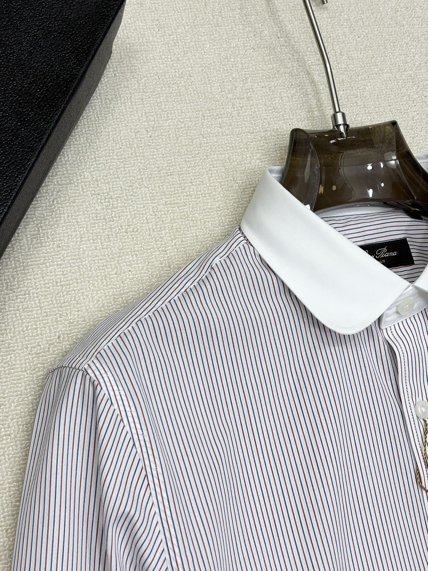 强势上新，新款不断！！！新款衬衫，高级面料高级做工，顶级品质！！！S一XXLS穿125左右m穿140左右