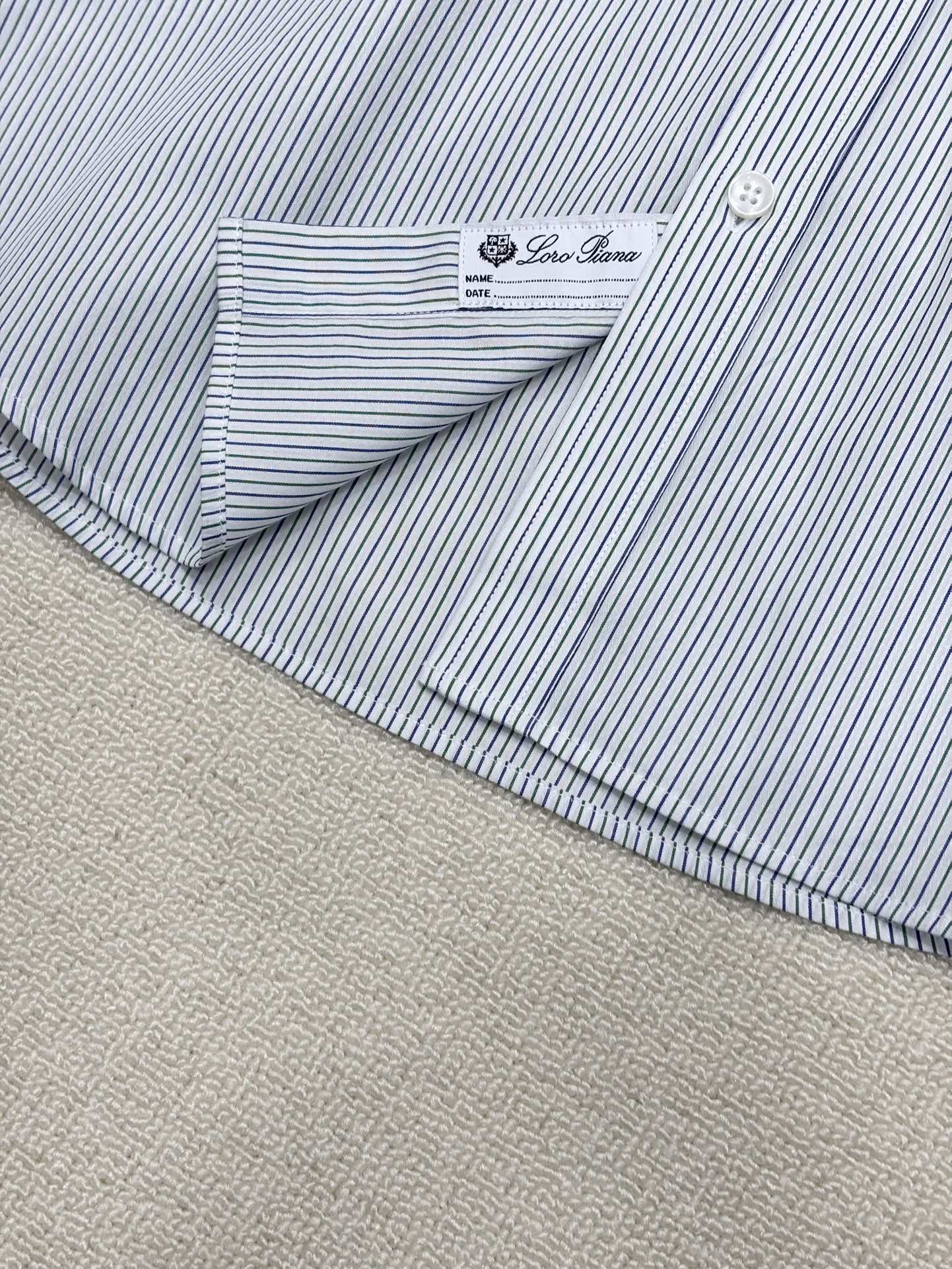 强势上新，新款不断！！！新款衬衫，高级面料高级做工，顶级品质！！！S一XXLS穿125左右m穿140左右