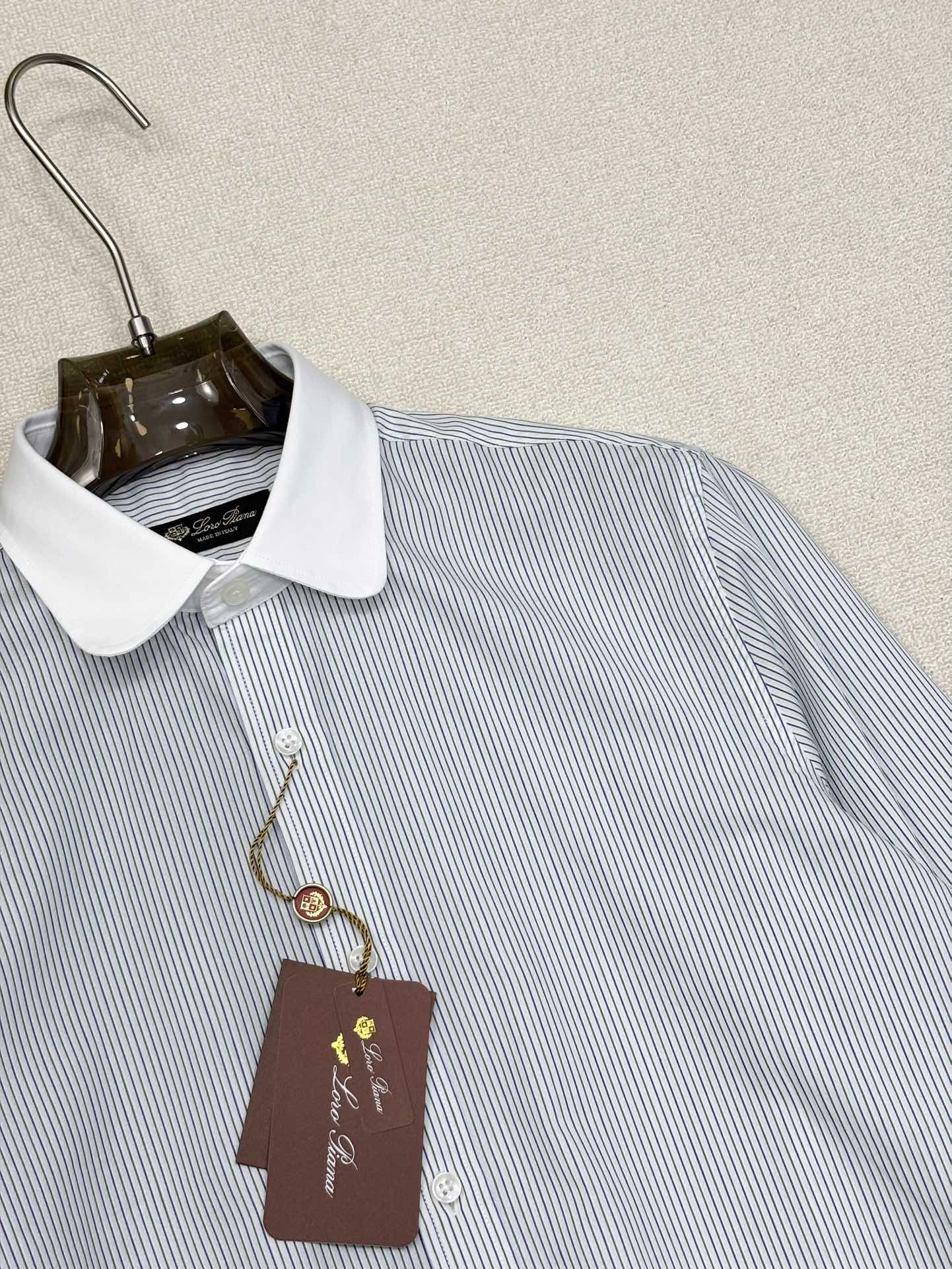 强势上新，新款不断！！！新款衬衫，高级面料高级做工，顶级品质！！！S一XXLS穿125左右m穿140左右