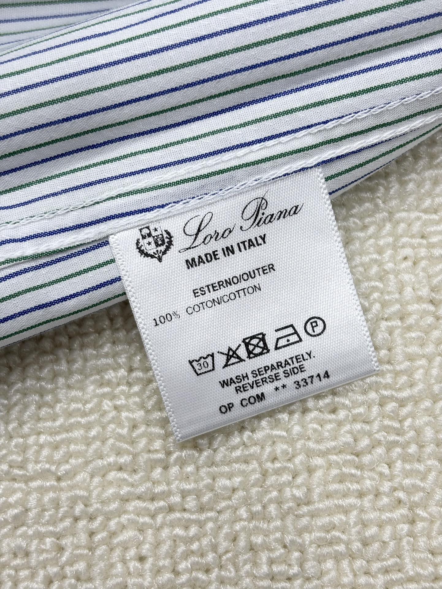 强势上新，新款不断！！！新款衬衫，高级面料高级做工，顶级品质！！！S一XXLS穿125左右m穿140左右