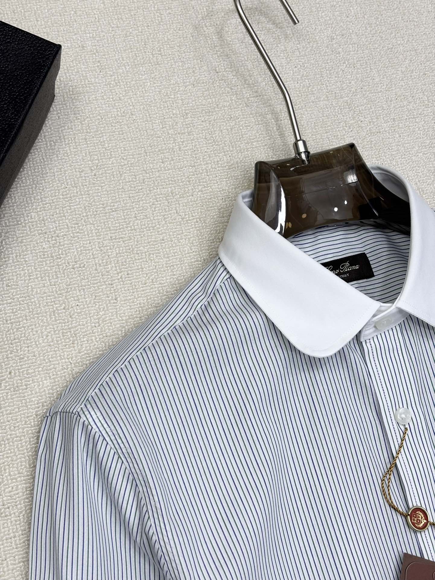 强势上新，新款不断！！！新款衬衫，高级面料高级做工，顶级品质！！！S一XXLS穿125左右m穿140左右