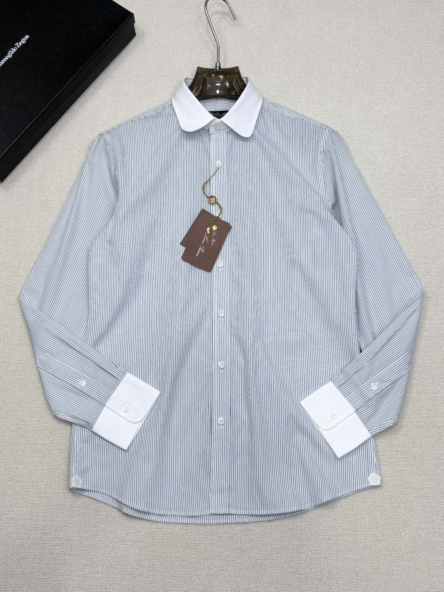 强势上新，新款不断！！！新款衬衫，高级面料高级做工，顶级品质！！！S一XXLS穿125左右m穿140左右