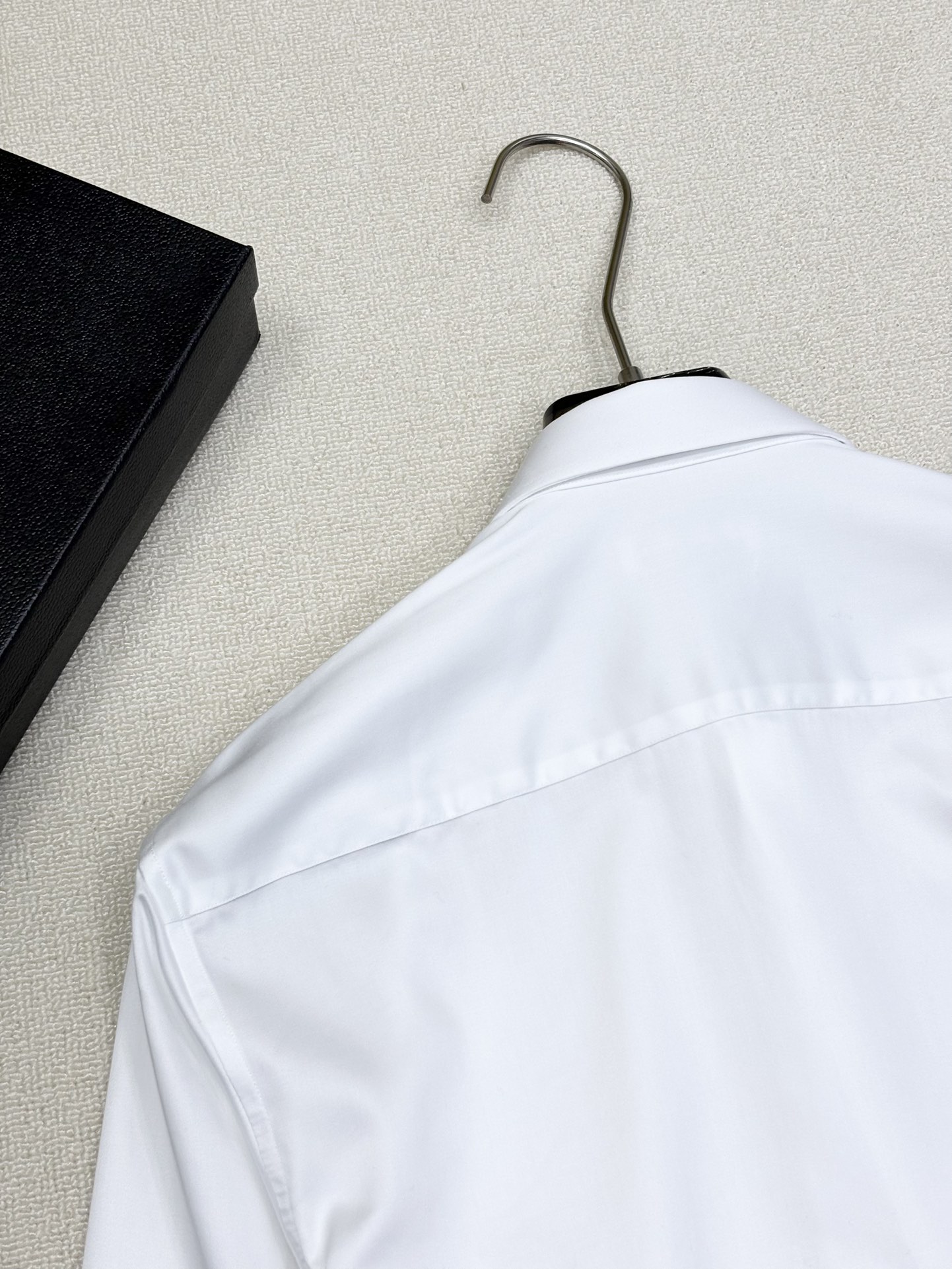 强势上新，新款不断！！！新款衬衫，高级面料高级做工，顶级品质！！！S一XXLS穿125左右m穿140左右