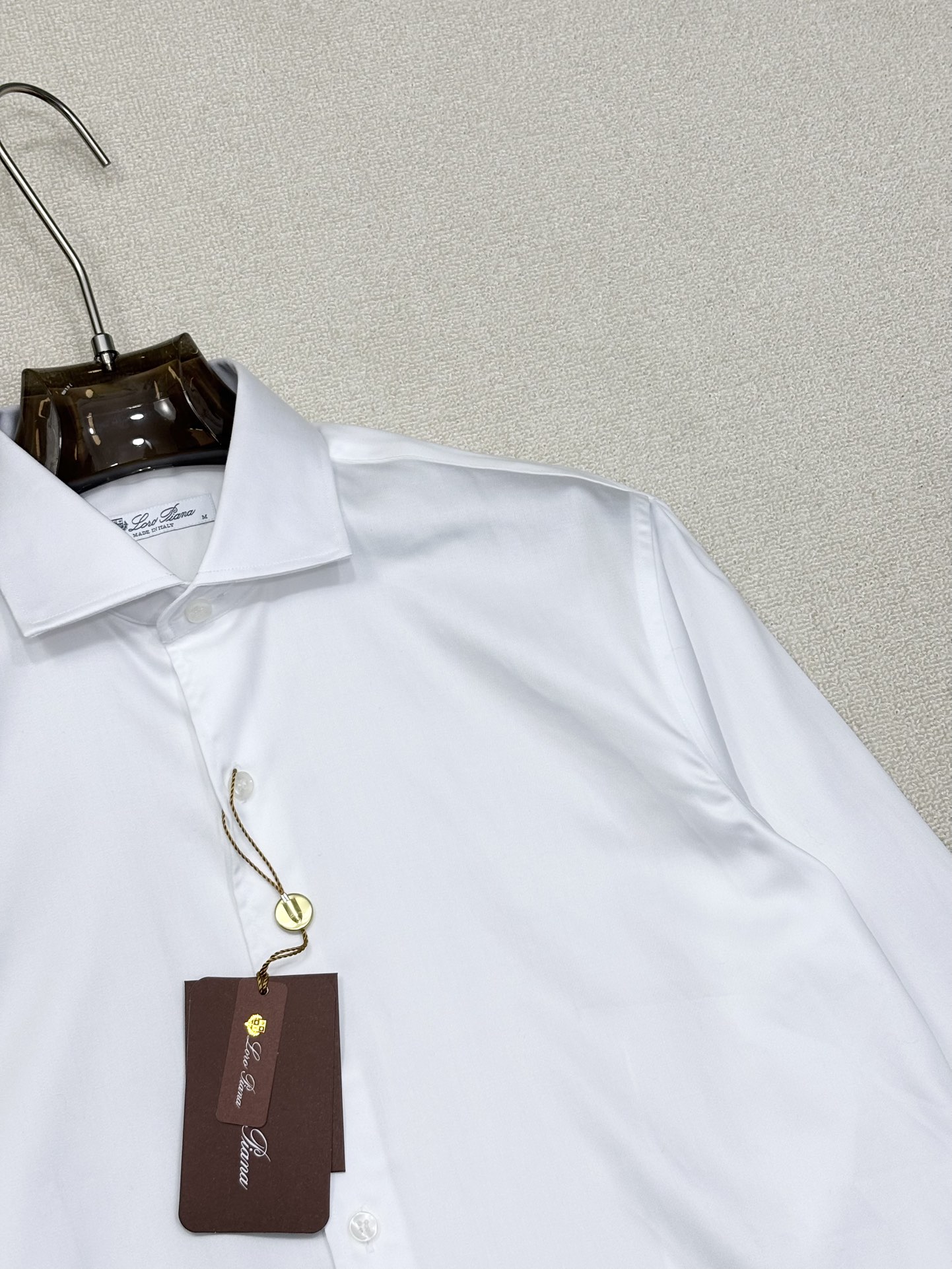 强势上新，新款不断！！！新款衬衫，高级面料高级做工，顶级品质！！！S一XXLS穿125左右m穿140左右