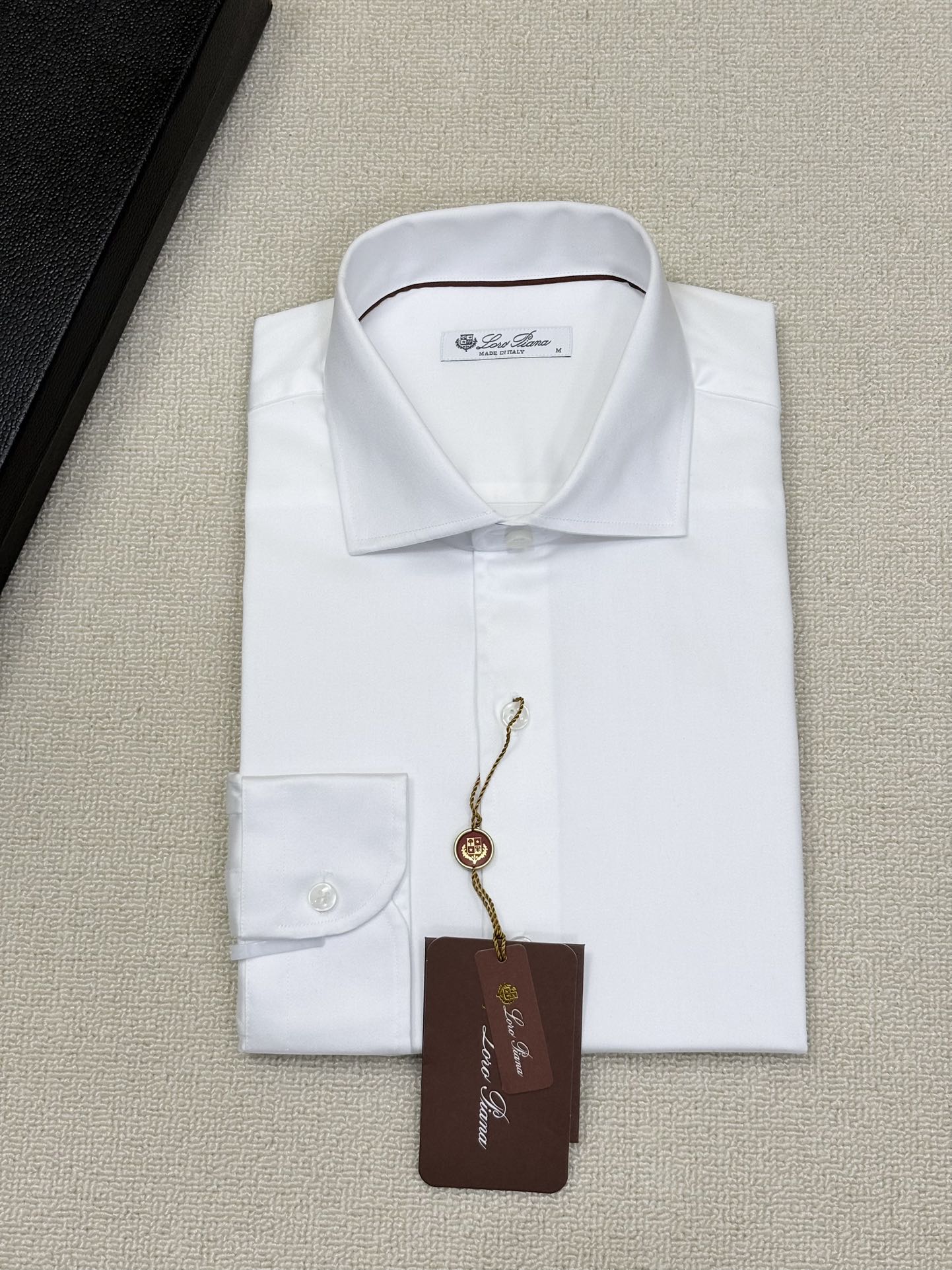 强势上新，新款不断！！！新款衬衫，高级面料高级做工，顶级品质！！！S一XXLS穿125左右m穿140左右