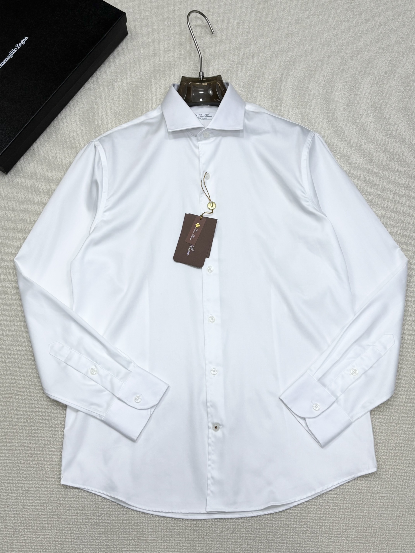 强势上新，新款不断！！！新款衬衫，高级面料高级做工，顶级品质！！！S一XXLS穿125左右m穿140左右