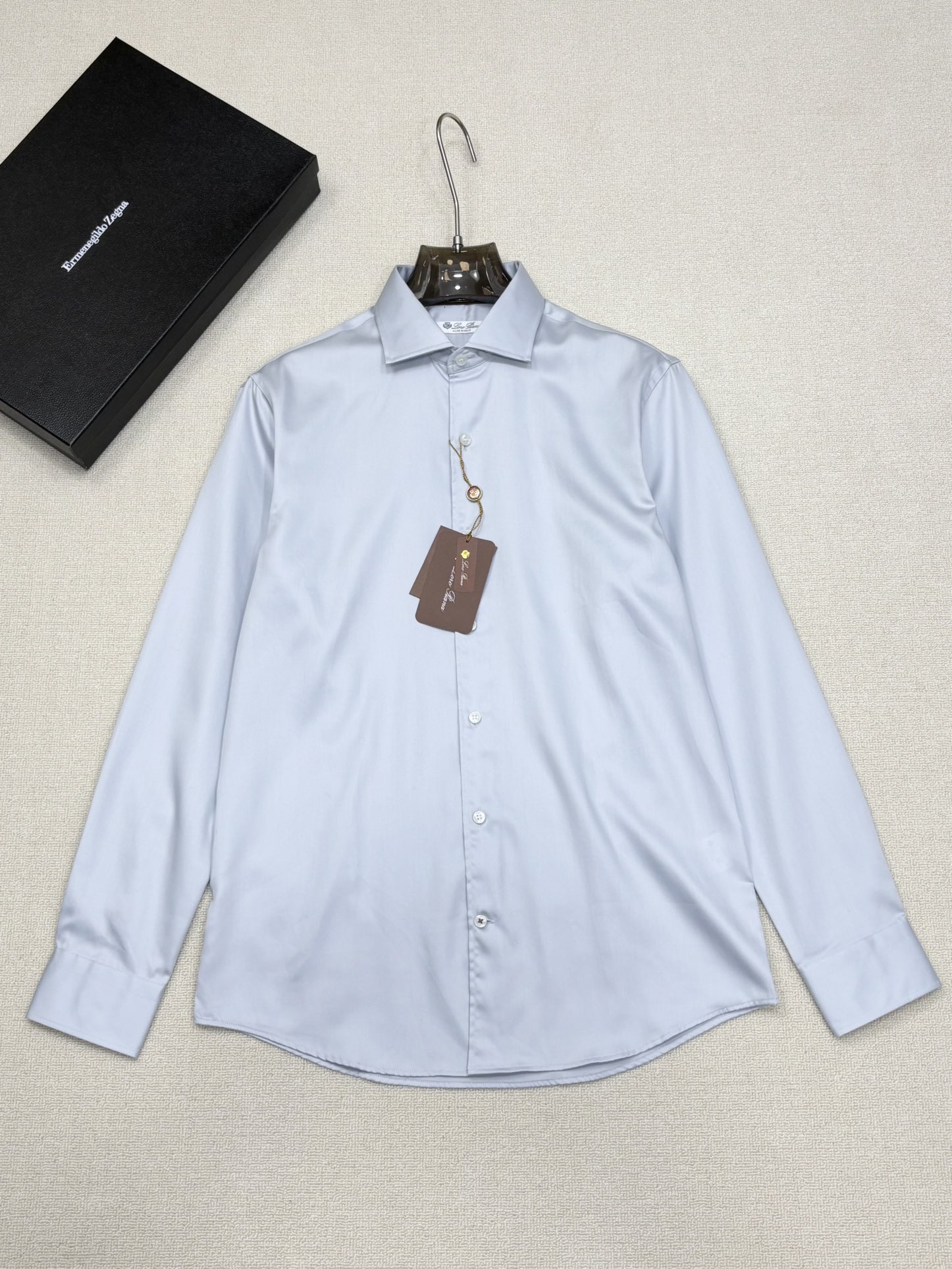 强势上新，新款不断！！！新款衬衫，高级面料高级做工，顶级品质！！！S一XXLS穿125左右m穿140左右