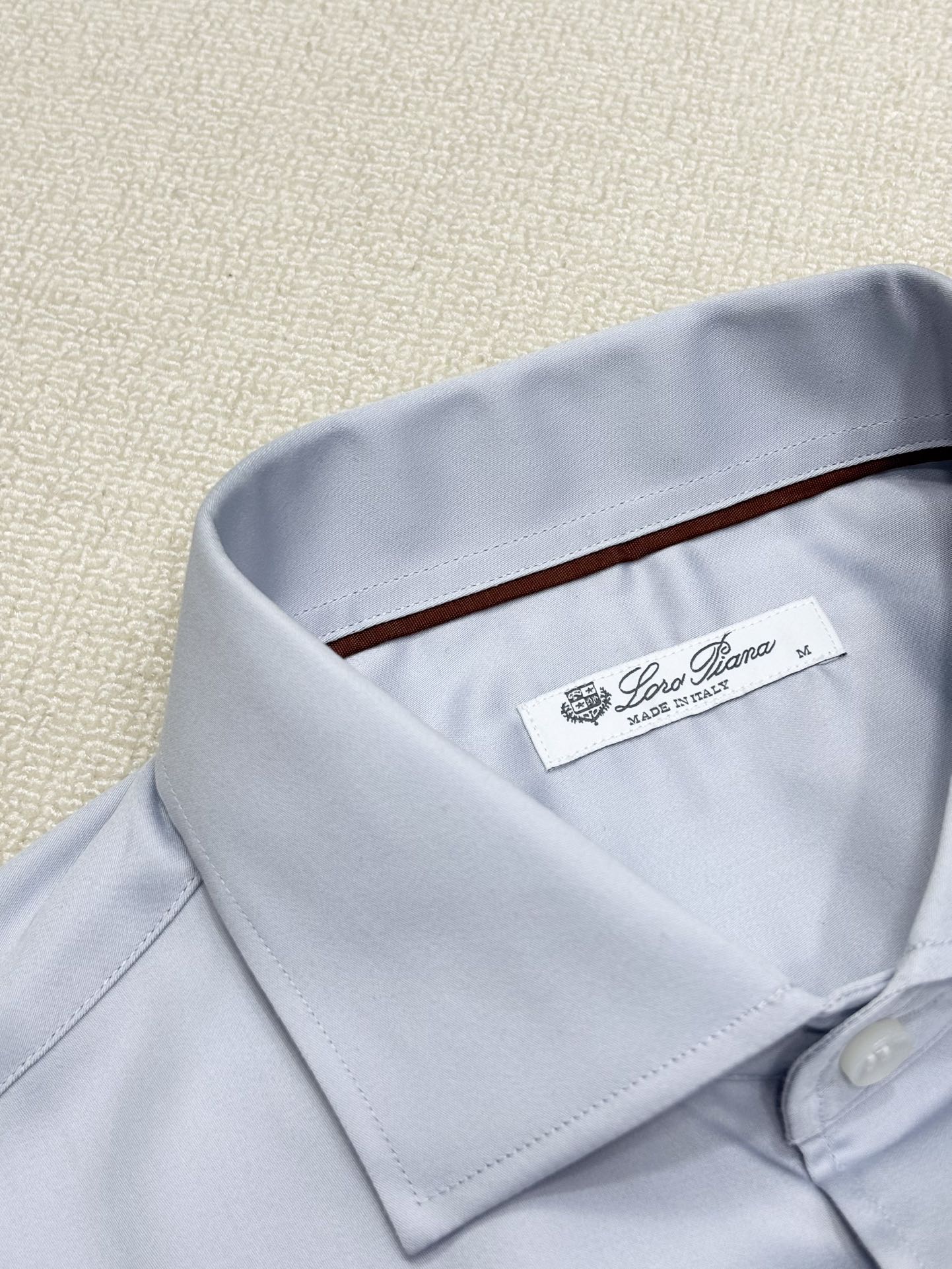 强势上新，新款不断！！！新款衬衫，高级面料高级做工，顶级品质！！！S一XXLS穿125左右m穿140左右