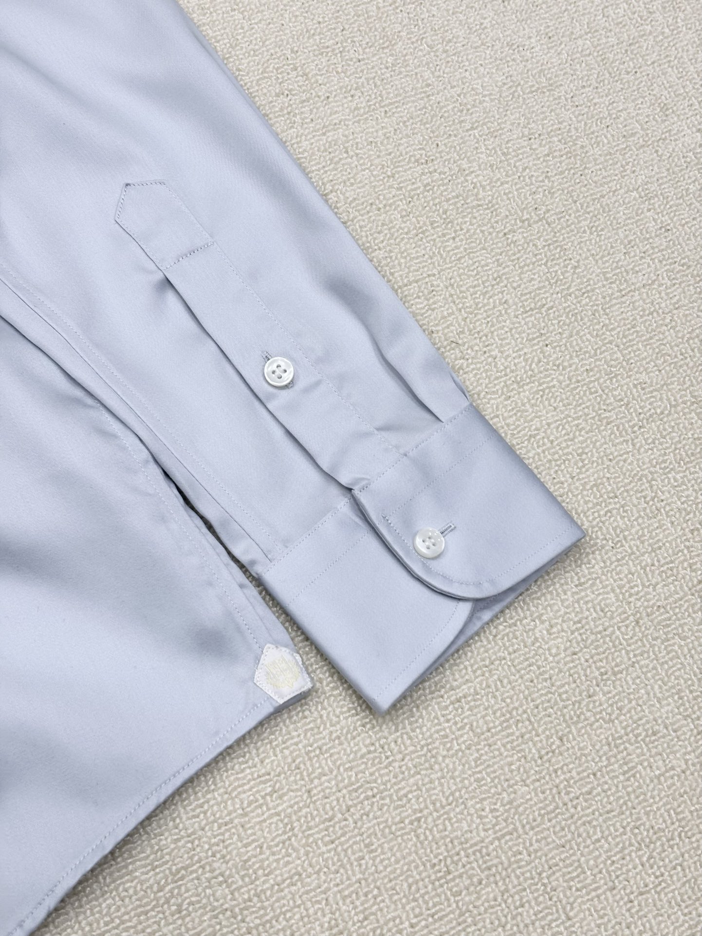 强势上新，新款不断！！！新款衬衫，高级面料高级做工，顶级品质！！！S一XXLS穿125左右m穿140左右