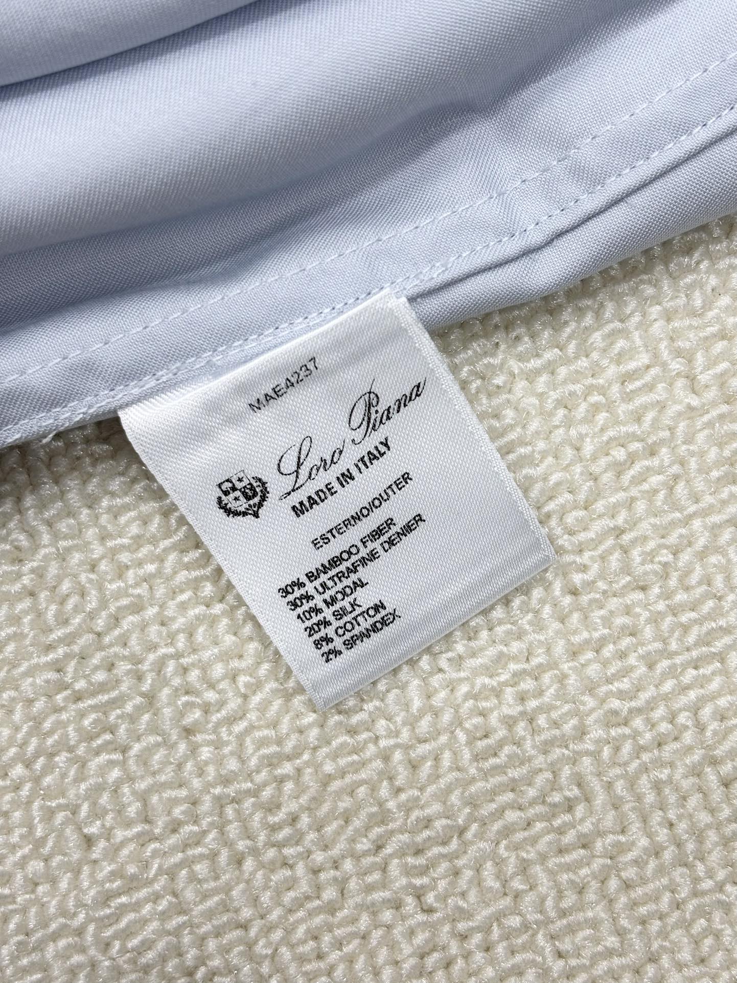 强势上新，新款不断！！！新款衬衫，高级面料高级做工，顶级品质！！！S一XXLS穿125左右m穿140左右