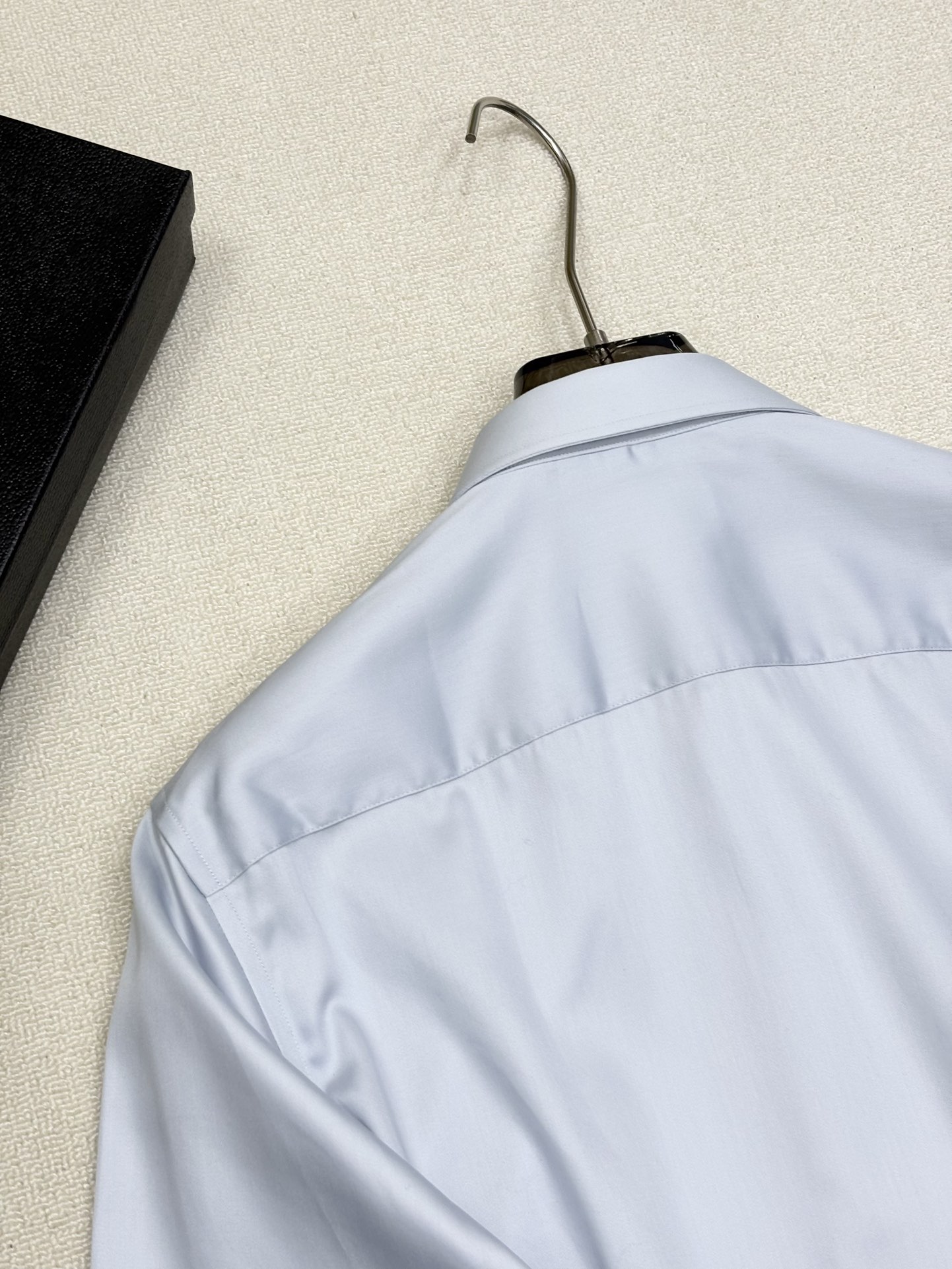 强势上新，新款不断！！！新款衬衫，高级面料高级做工，顶级品质！！！S一XXLS穿125左右m穿140左右