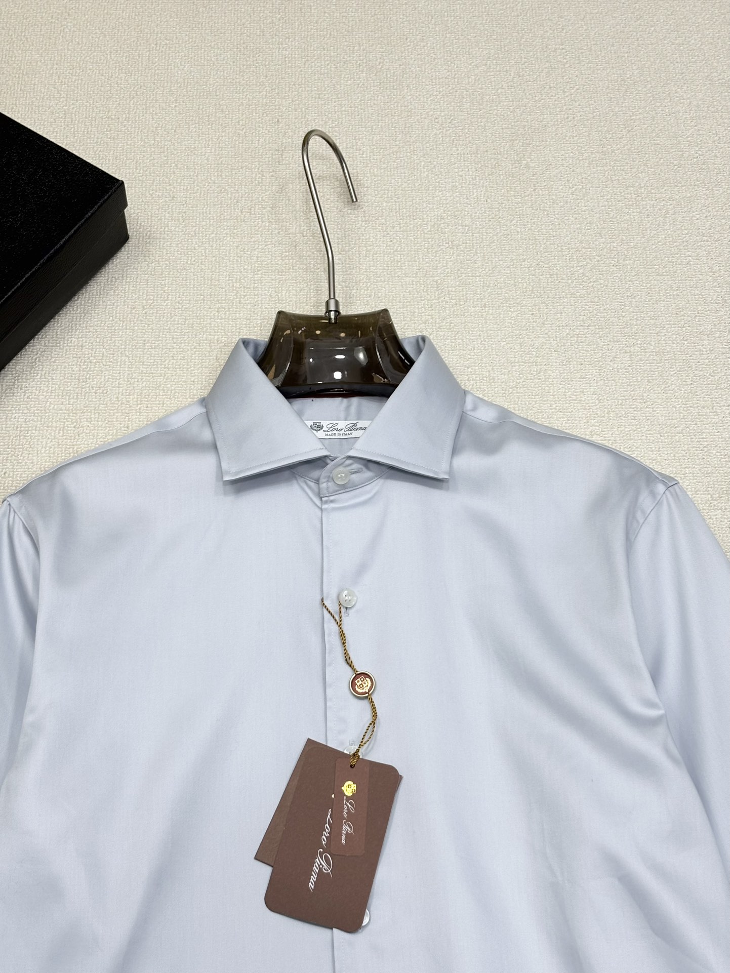 强势上新，新款不断！！！新款衬衫，高级面料高级做工，顶级品质！！！S一XXLS穿125左右m穿140左右