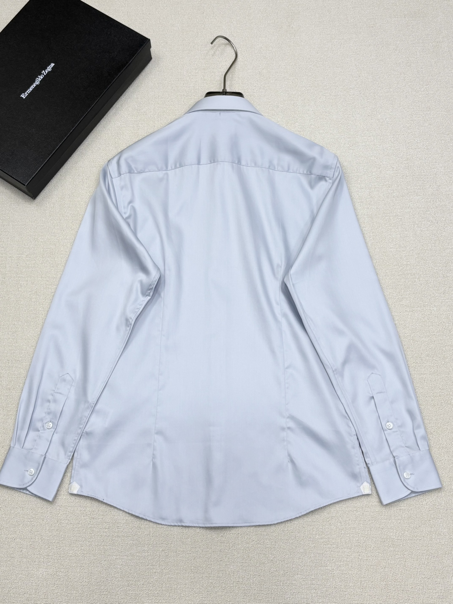 强势上新，新款不断！！！新款衬衫，高级面料高级做工，顶级品质！！！S一XXLS穿125左右m穿140左右