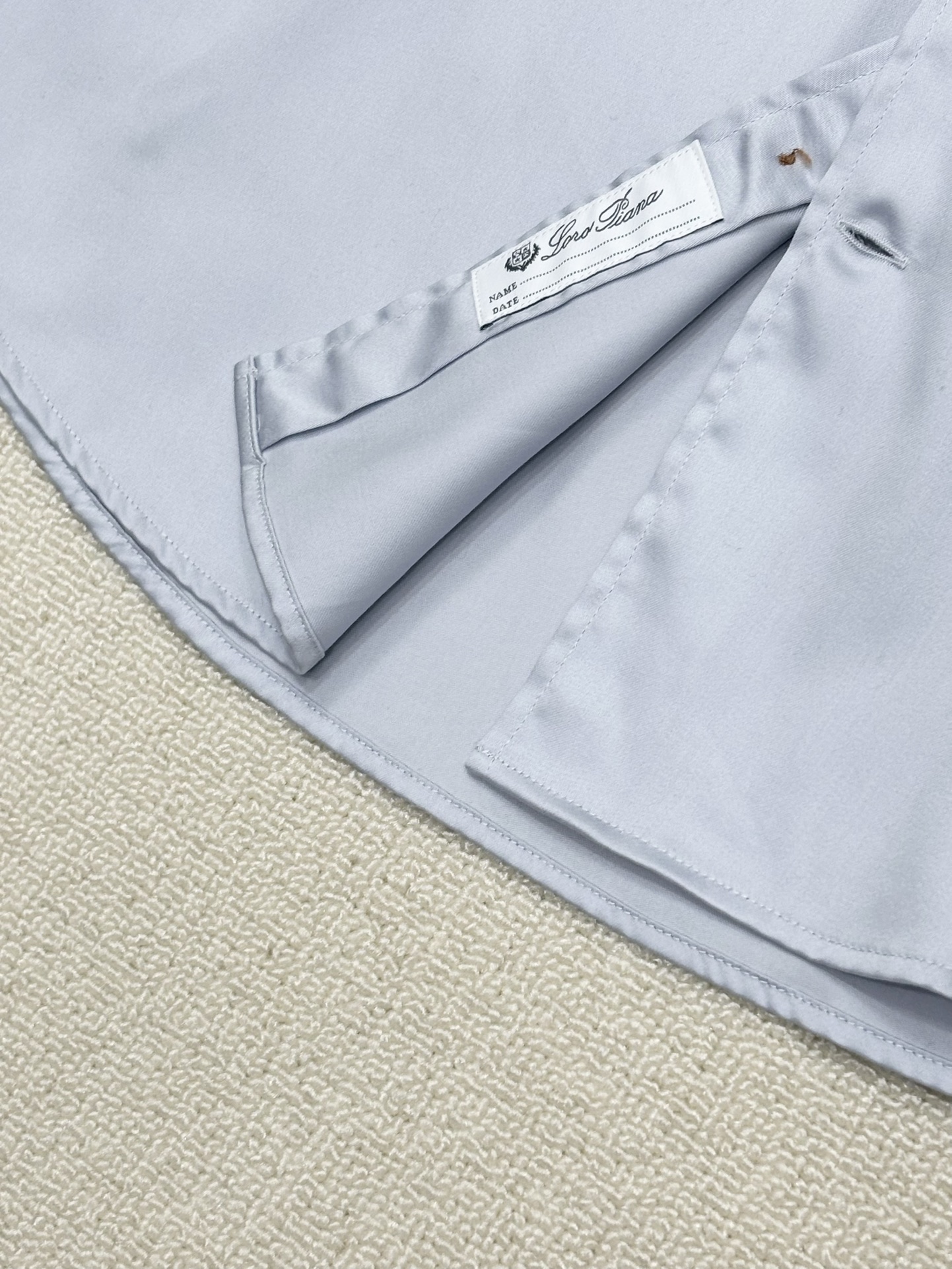 强势上新，新款不断！！！新款衬衫，高级面料高级做工，顶级品质！！！S一XXLS穿125左右m穿140左右