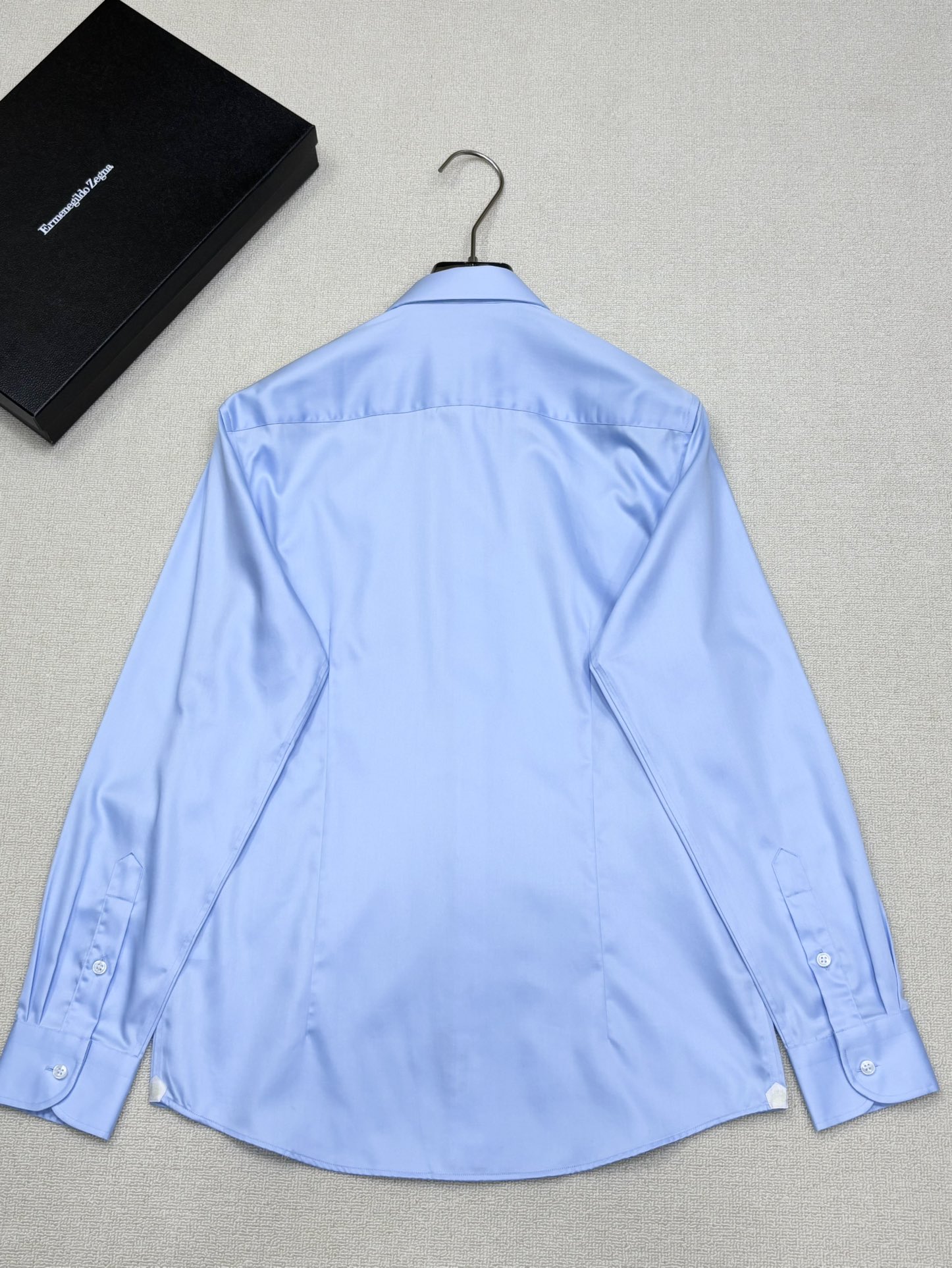 强势上新，新款不断！！！新款衬衫，高级面料高级做工，顶级品质！！！S一XXLS穿125左右m穿140左右