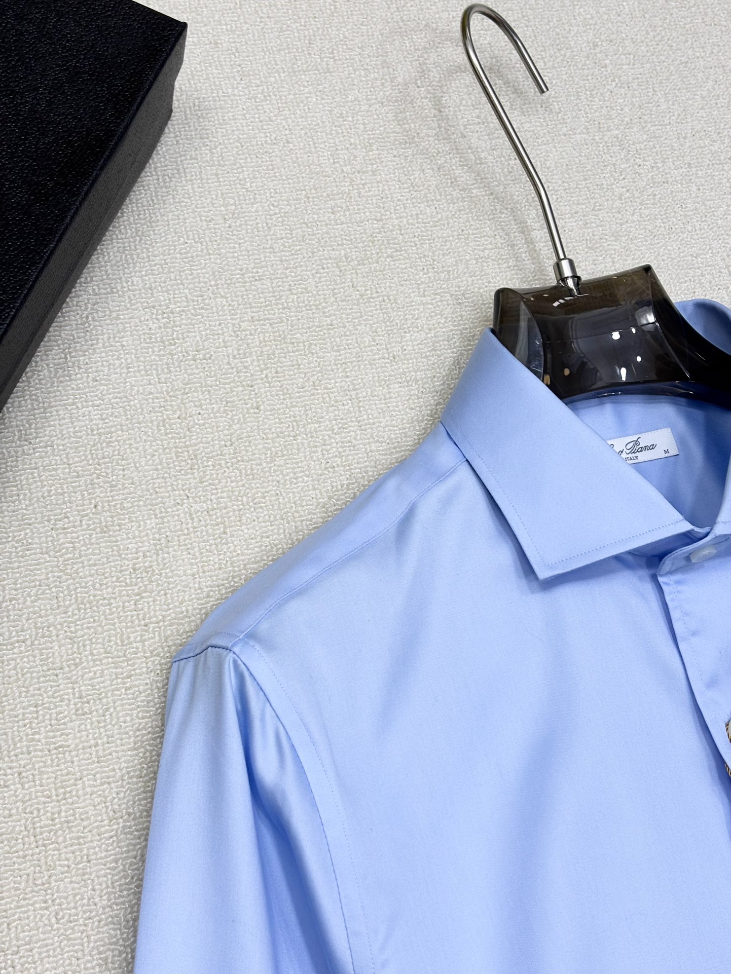 强势上新，新款不断！！！新款衬衫，高级面料高级做工，顶级品质！！！S一XXLS穿125左右m穿140左右