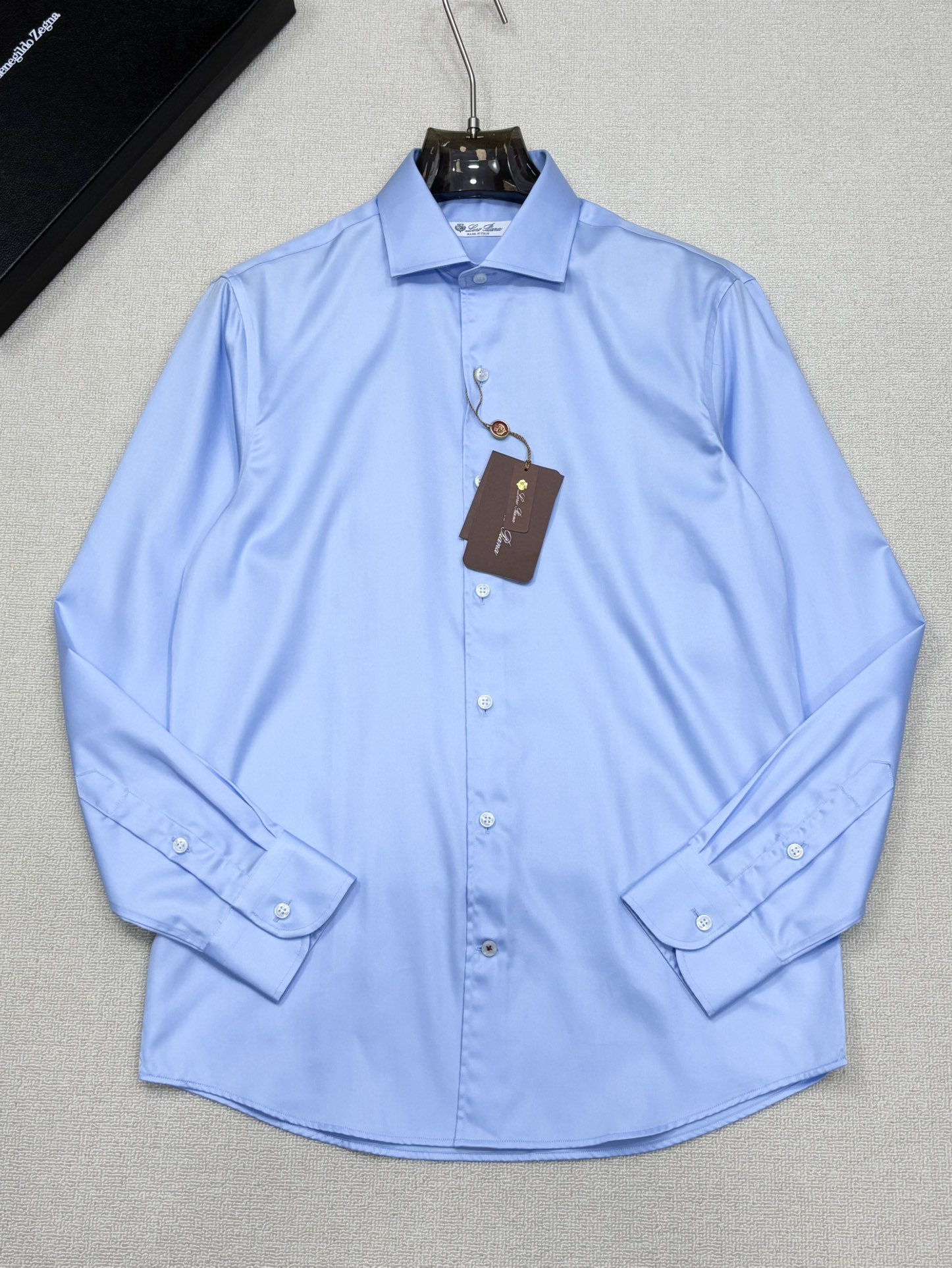 强势上新，新款不断！！！新款衬衫，高级面料高级做工，顶级品质！！！S一XXLS穿125左右m穿140左右