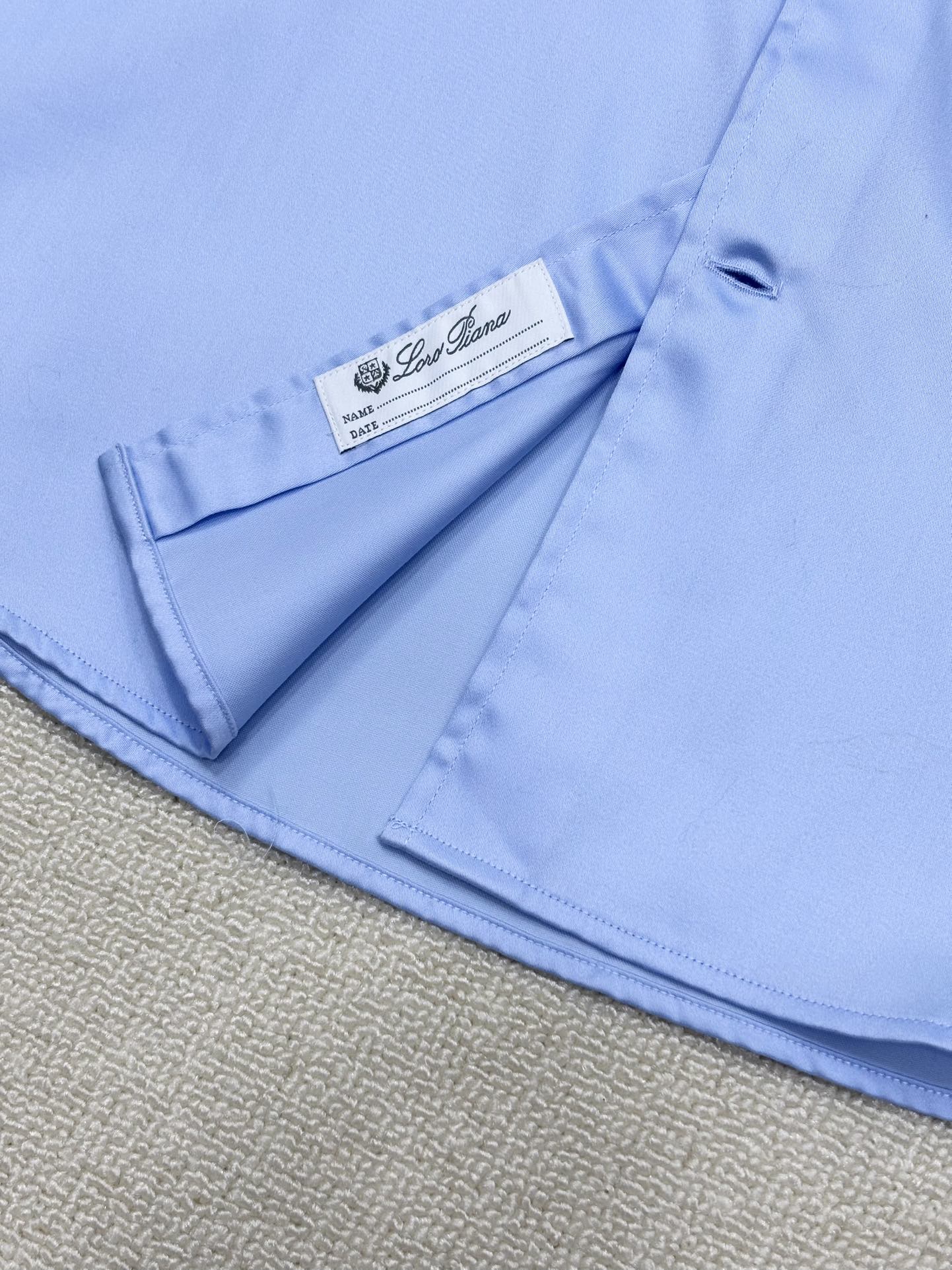 强势上新，新款不断！！！新款衬衫，高级面料高级做工，顶级品质！！！S一XXLS穿125左右m穿140左右