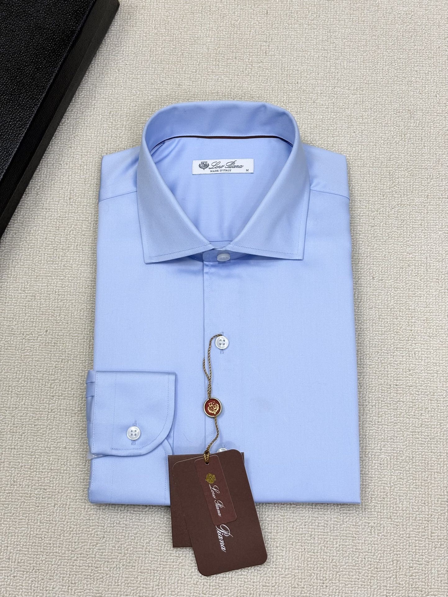 强势上新，新款不断！！！新款衬衫，高级面料高级做工，顶级品质！！！S一XXLS穿125左右m穿140左右