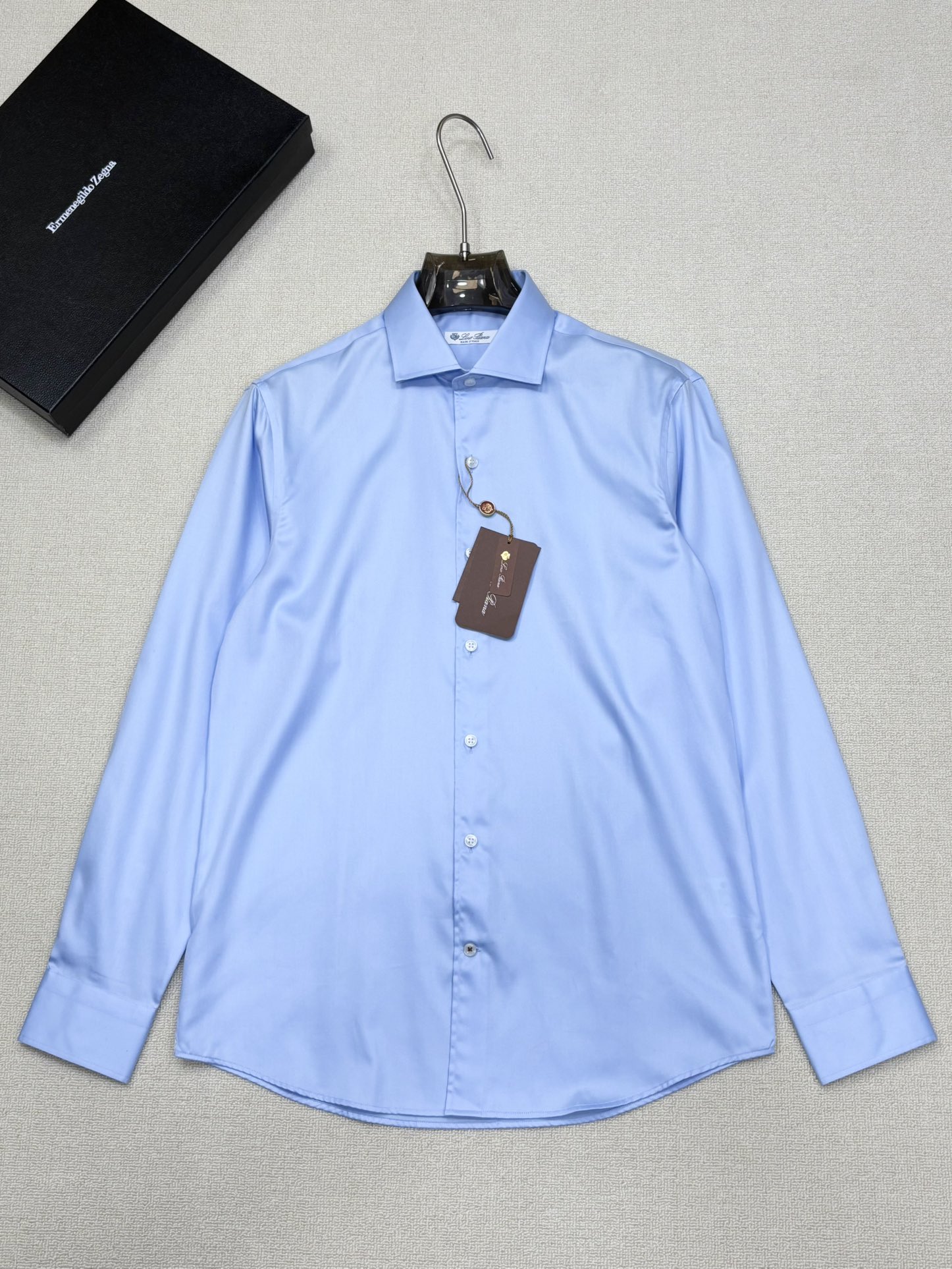 强势上新，新款不断！！！新款衬衫，高级面料高级做工，顶级品质！！！S一XXLS穿125左右m穿140左右