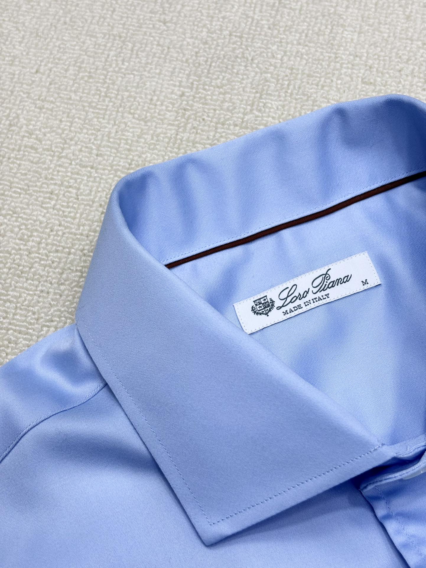 强势上新，新款不断！！！新款衬衫，高级面料高级做工，顶级品质！！！S一XXLS穿125左右m穿140左右