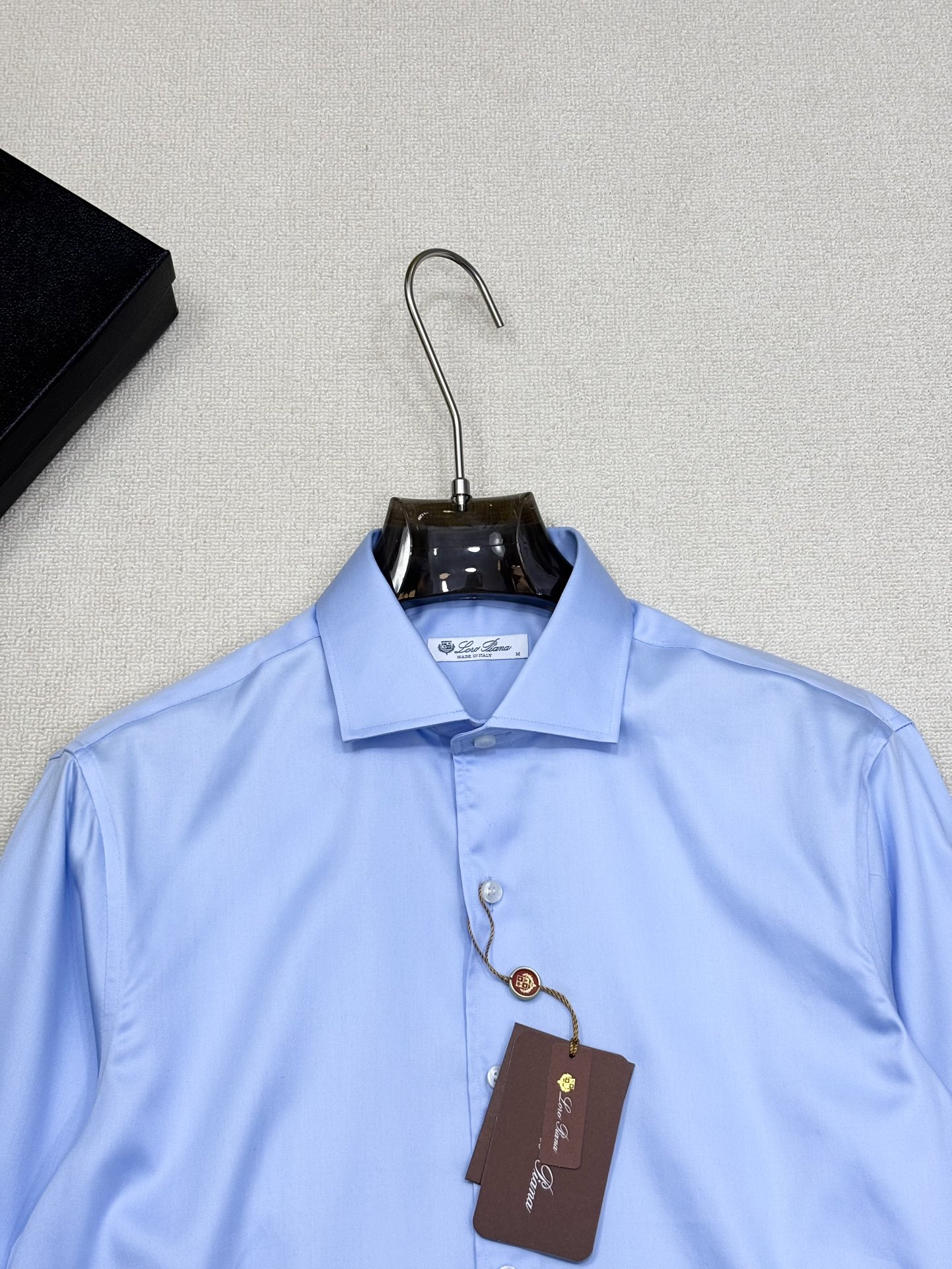 强势上新，新款不断！！！新款衬衫，高级面料高级做工，顶级品质！！！S一XXLS穿125左右m穿140左右