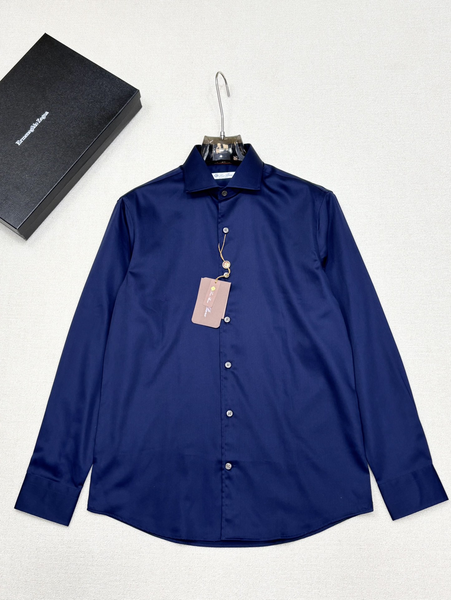 强势上新，新款不断！！！新款衬衫，高级面料高级做工，顶级品质！！！S一XXLS穿125左右m穿140左右