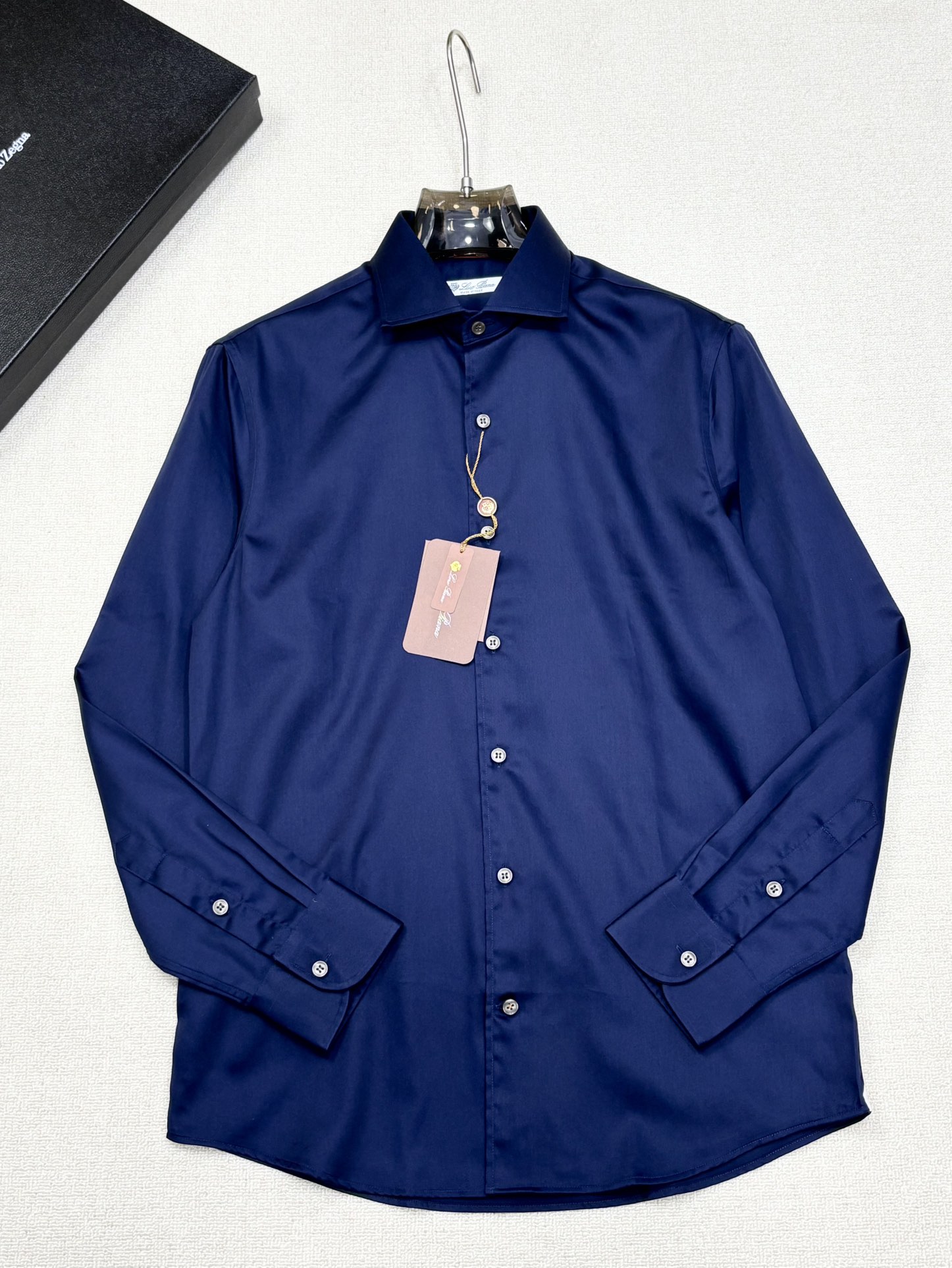 强势上新，新款不断！！！新款衬衫，高级面料高级做工，顶级品质！！！S一XXLS穿125左右m穿140左右