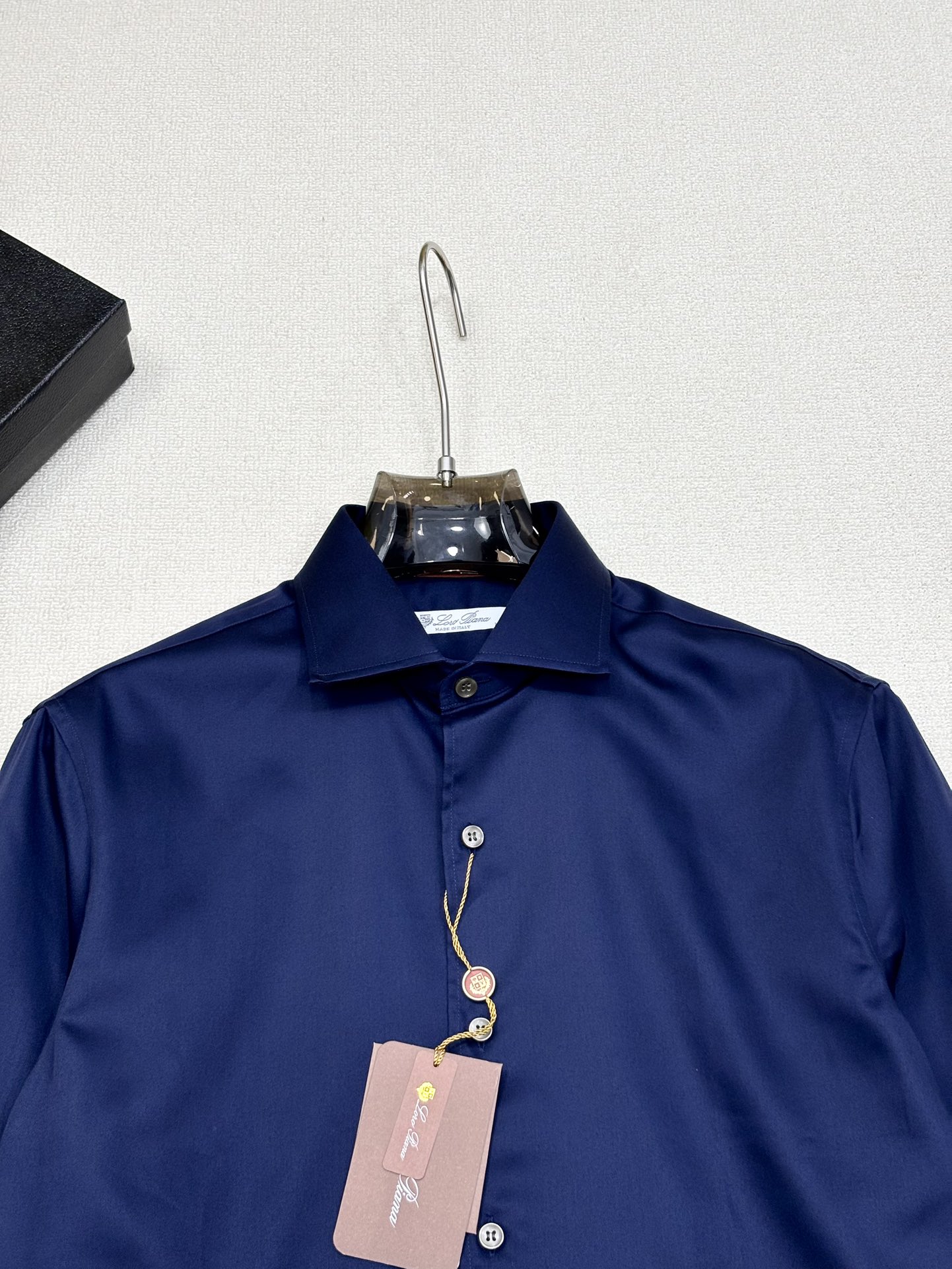 强势上新，新款不断！！！新款衬衫，高级面料高级做工，顶级品质！！！S一XXLS穿125左右m穿140左右