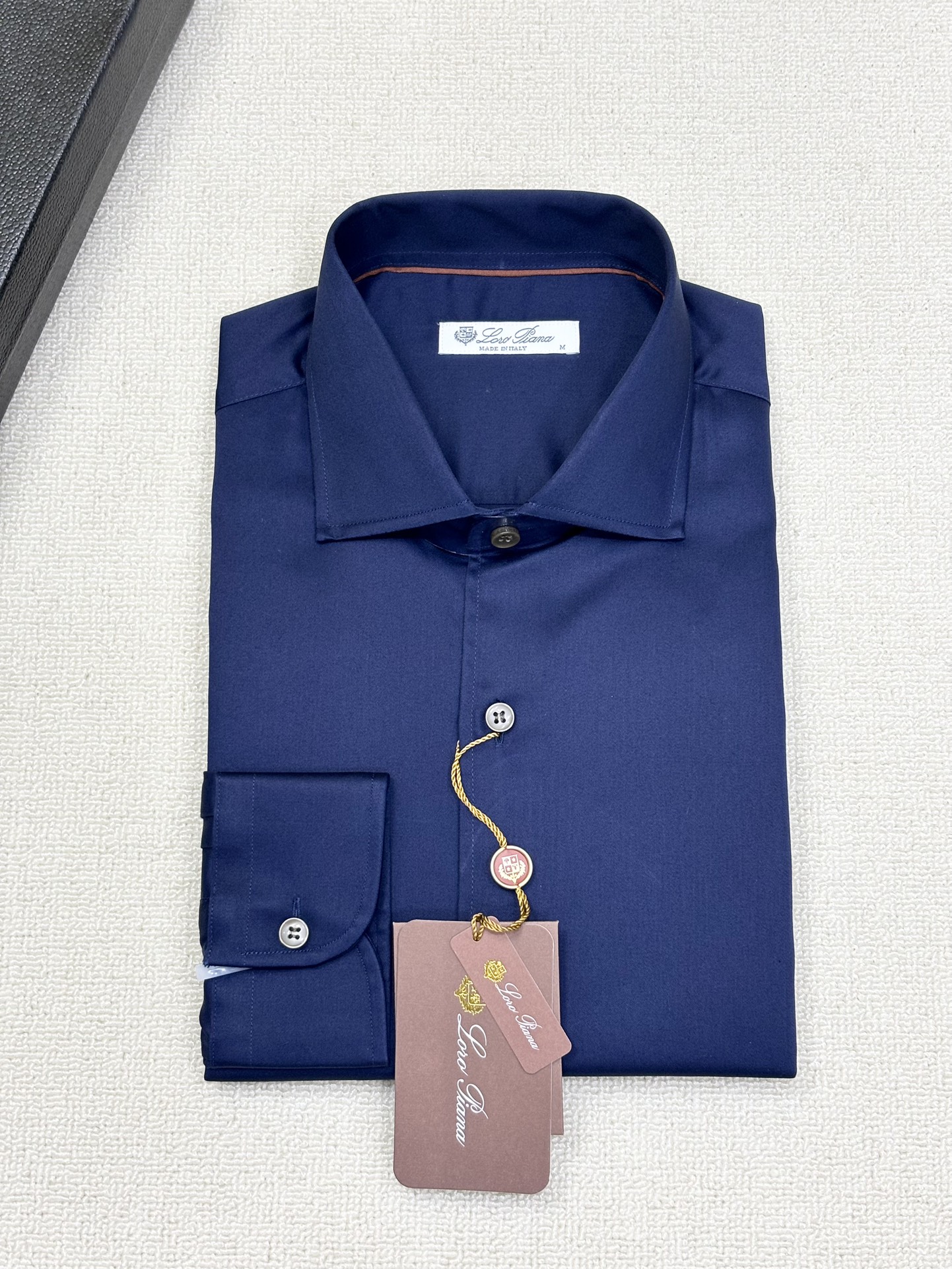 强势上新，新款不断！！！新款衬衫，高级面料高级做工，顶级品质！！！S一XXLS穿125左右m穿140左右