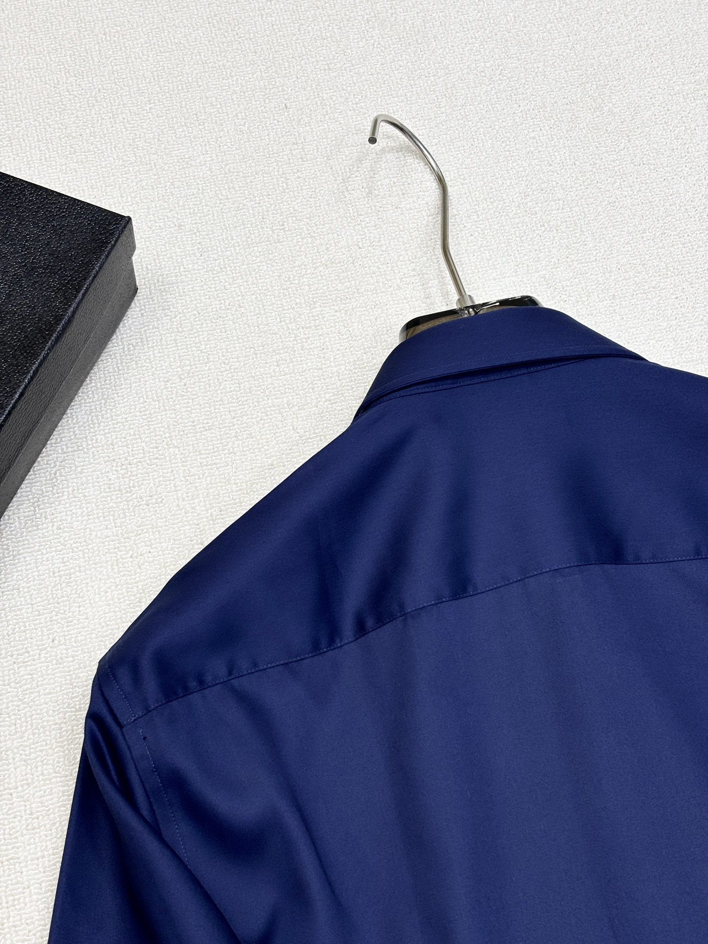 强势上新，新款不断！！！新款衬衫，高级面料高级做工，顶级品质！！！S一XXLS穿125左右m穿140左右