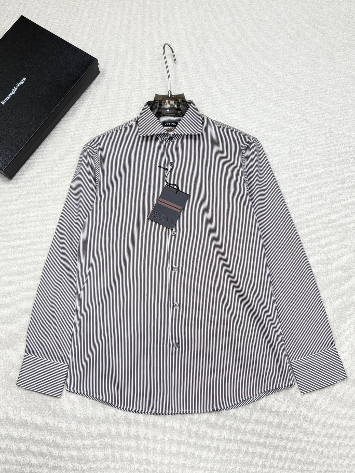 强势上新，新款不断！！！新款衬衫，高级面料高级做工，顶级品质！！！S一XXLS穿125左右m穿140左右