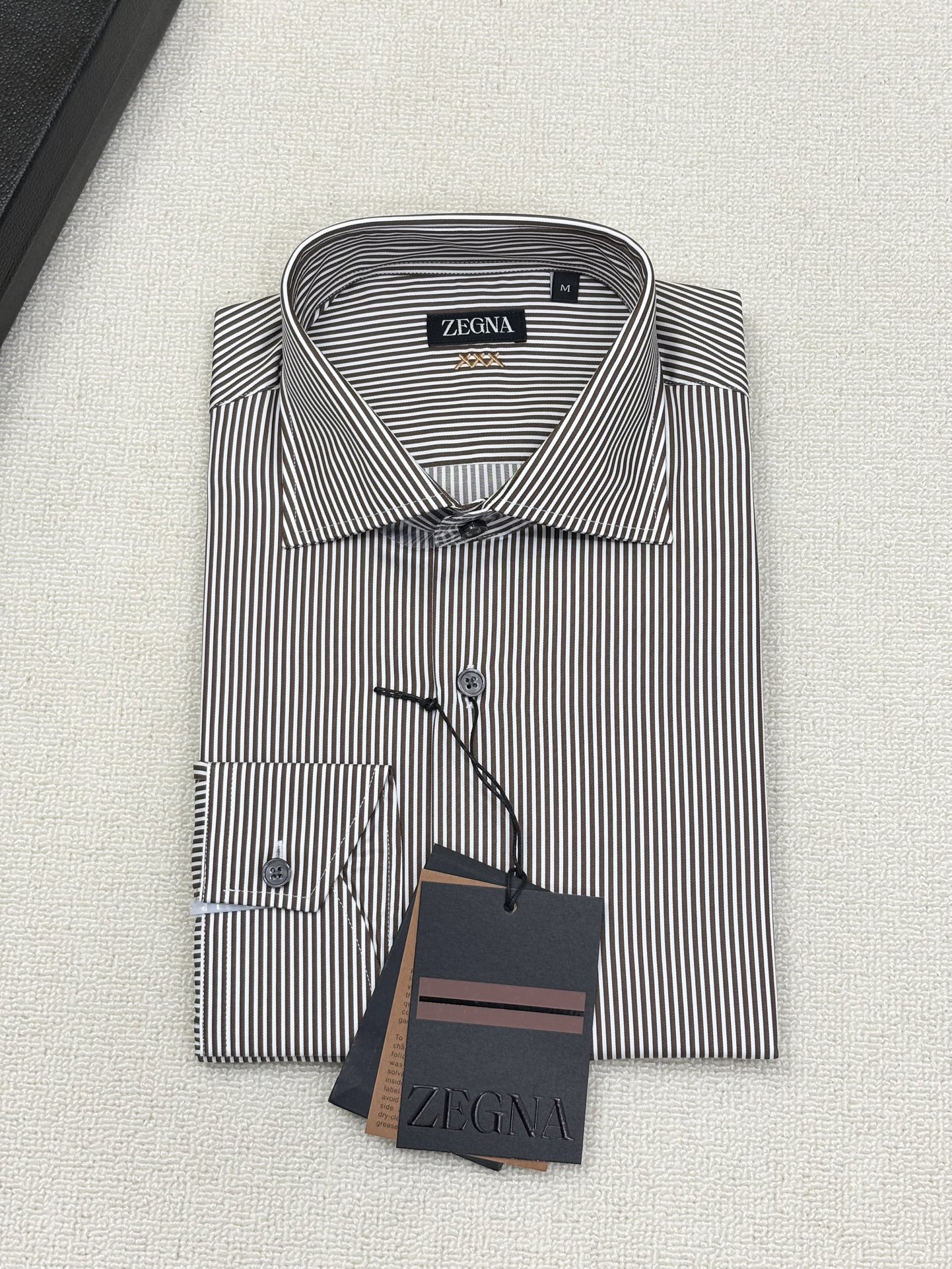 强势上新，新款不断！！！新款衬衫，高级面料高级做工，顶级品质！！！S一XXLS穿125左右m穿140左右