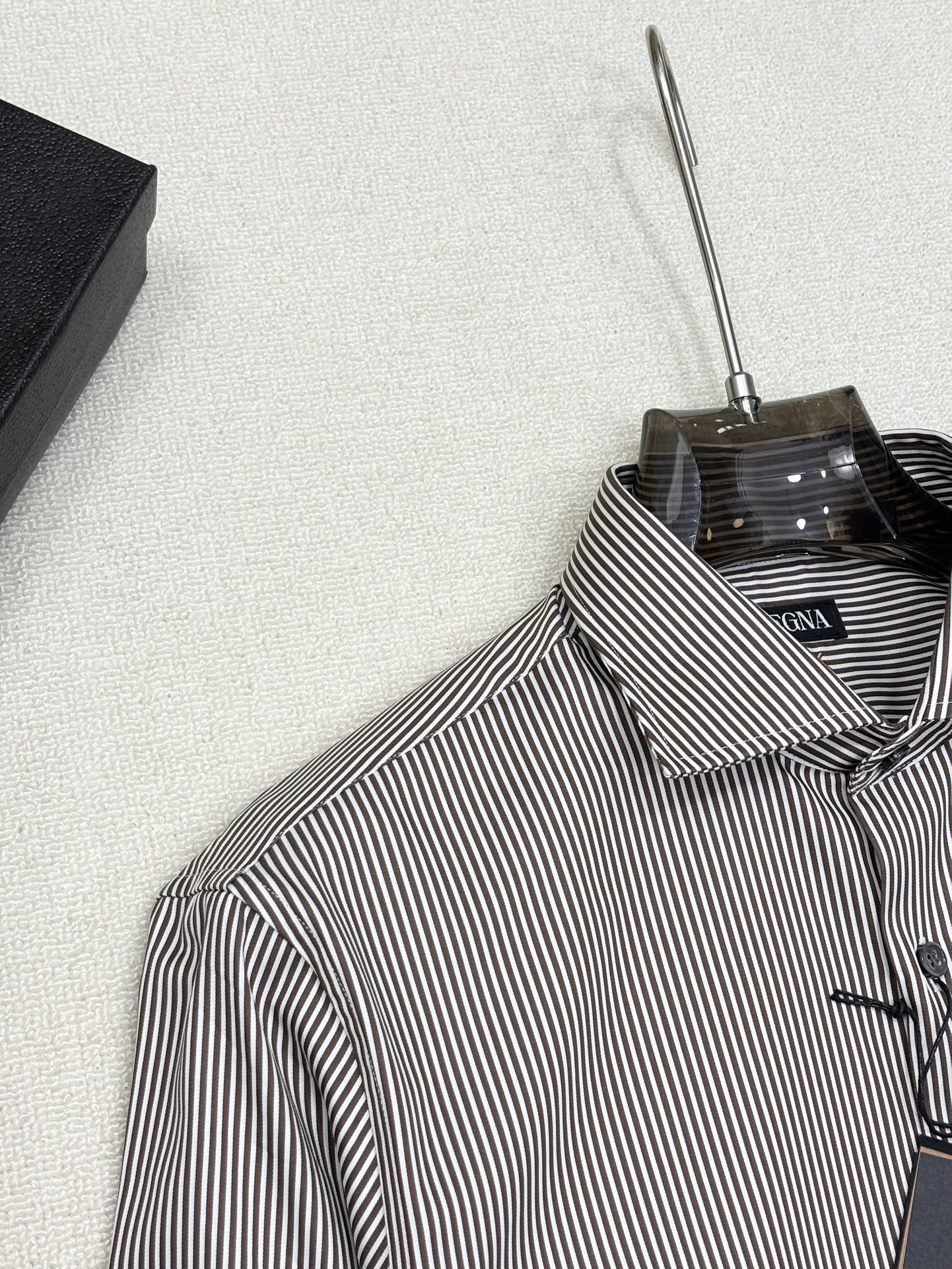 强势上新，新款不断！！！新款衬衫，高级面料高级做工，顶级品质！！！S一XXLS穿125左右m穿140左右