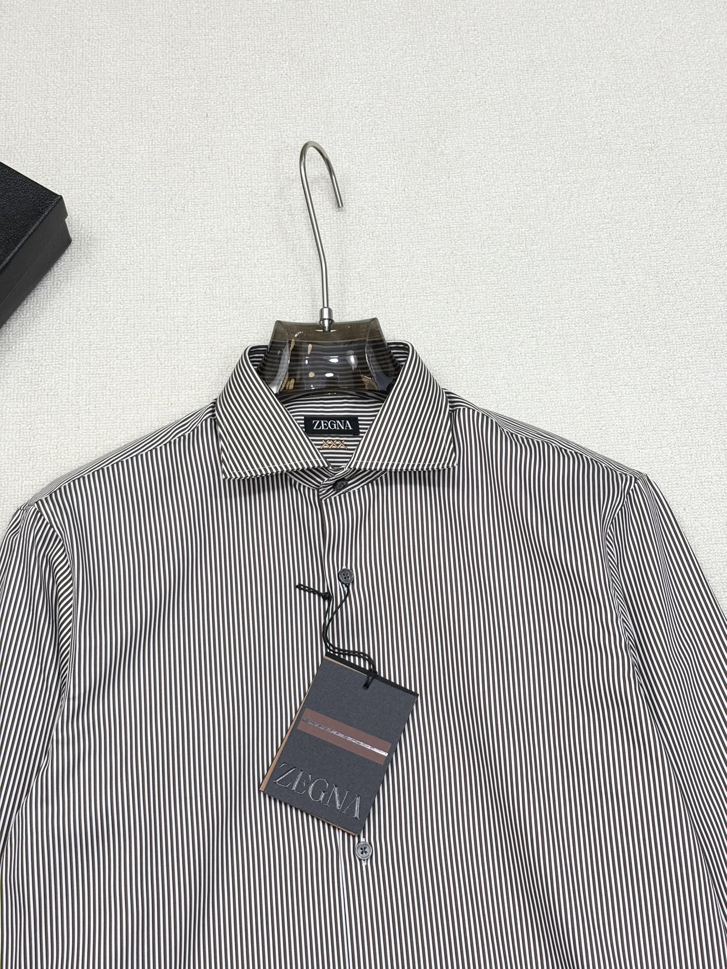 强势上新，新款不断！！！新款衬衫，高级面料高级做工，顶级品质！！！S一XXLS穿125左右m穿140左右